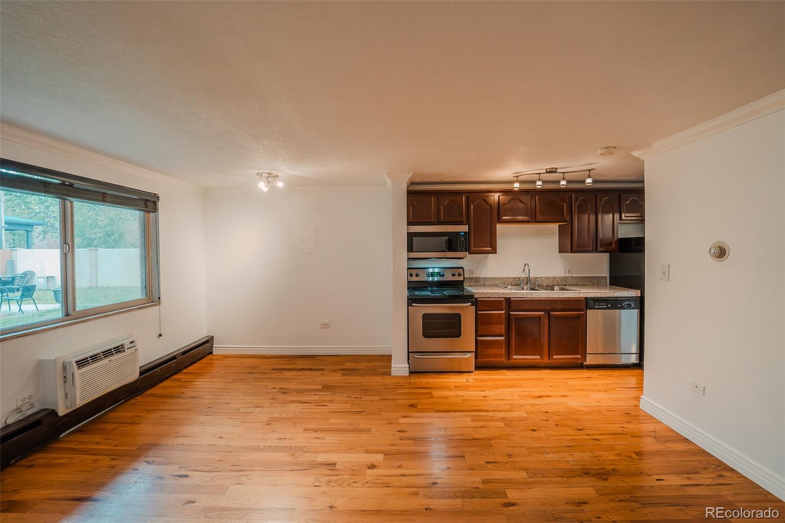 MLS Image #7 for 558 n washington street 103,denver, Colorado