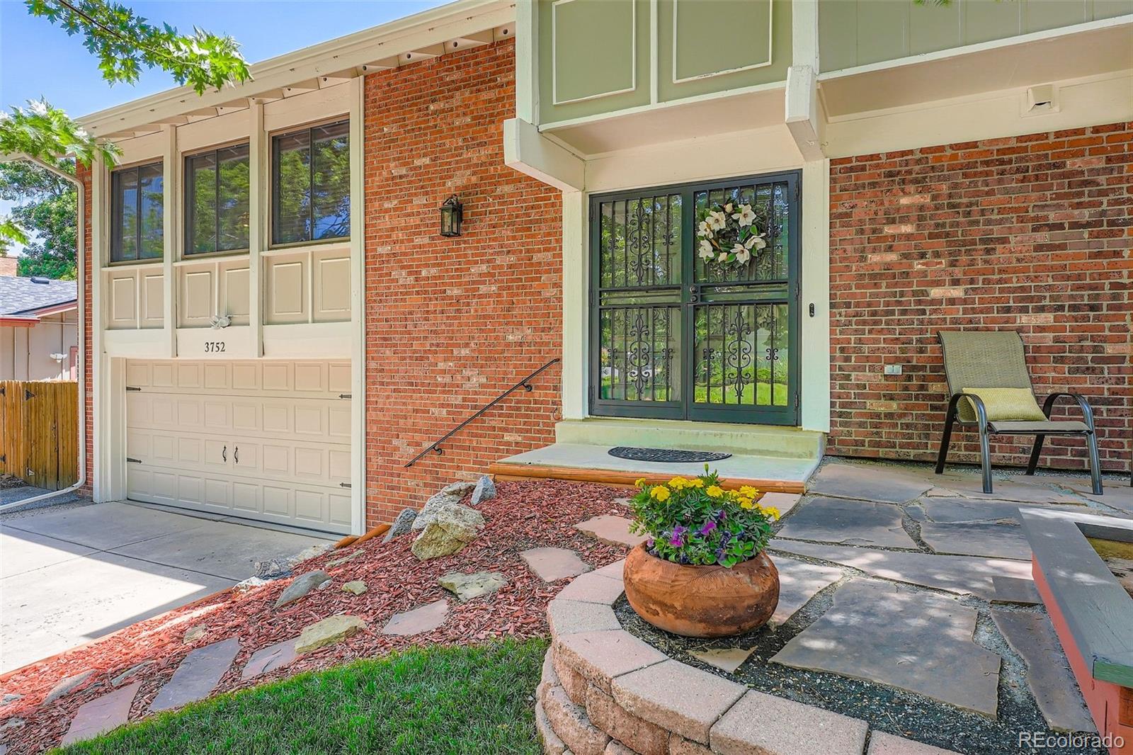 MLS Image #2 for 3752 s helena way,aurora, Colorado