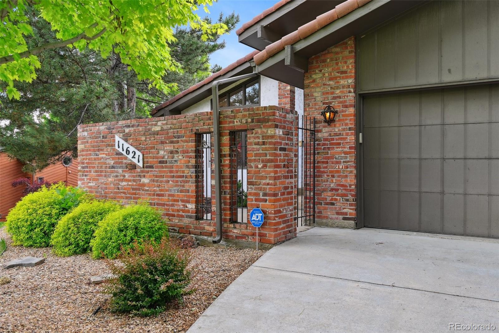 MLS Image #7 for 11621  shoshone way,denver, Colorado