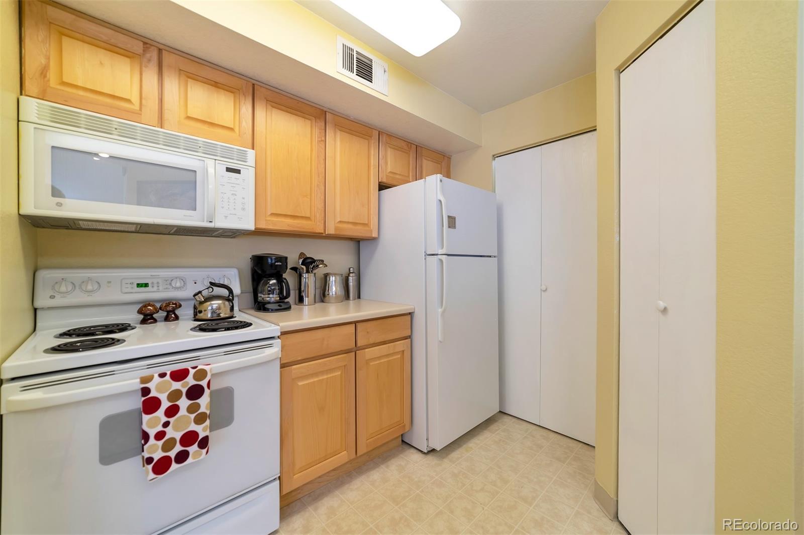 MLS Image #14 for 6001 s yosemite street b203,greenwood village, Colorado