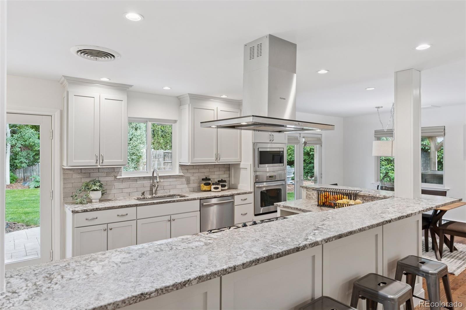 MLS Image #11 for 3190 s detroit street,denver, Colorado
