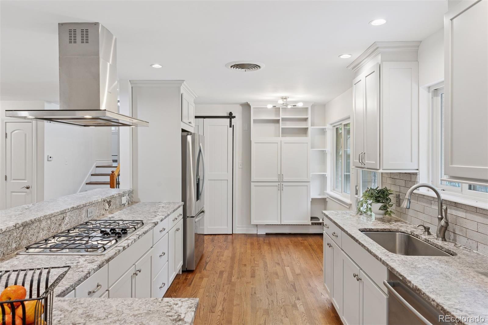 MLS Image #14 for 3190 s detroit street,denver, Colorado