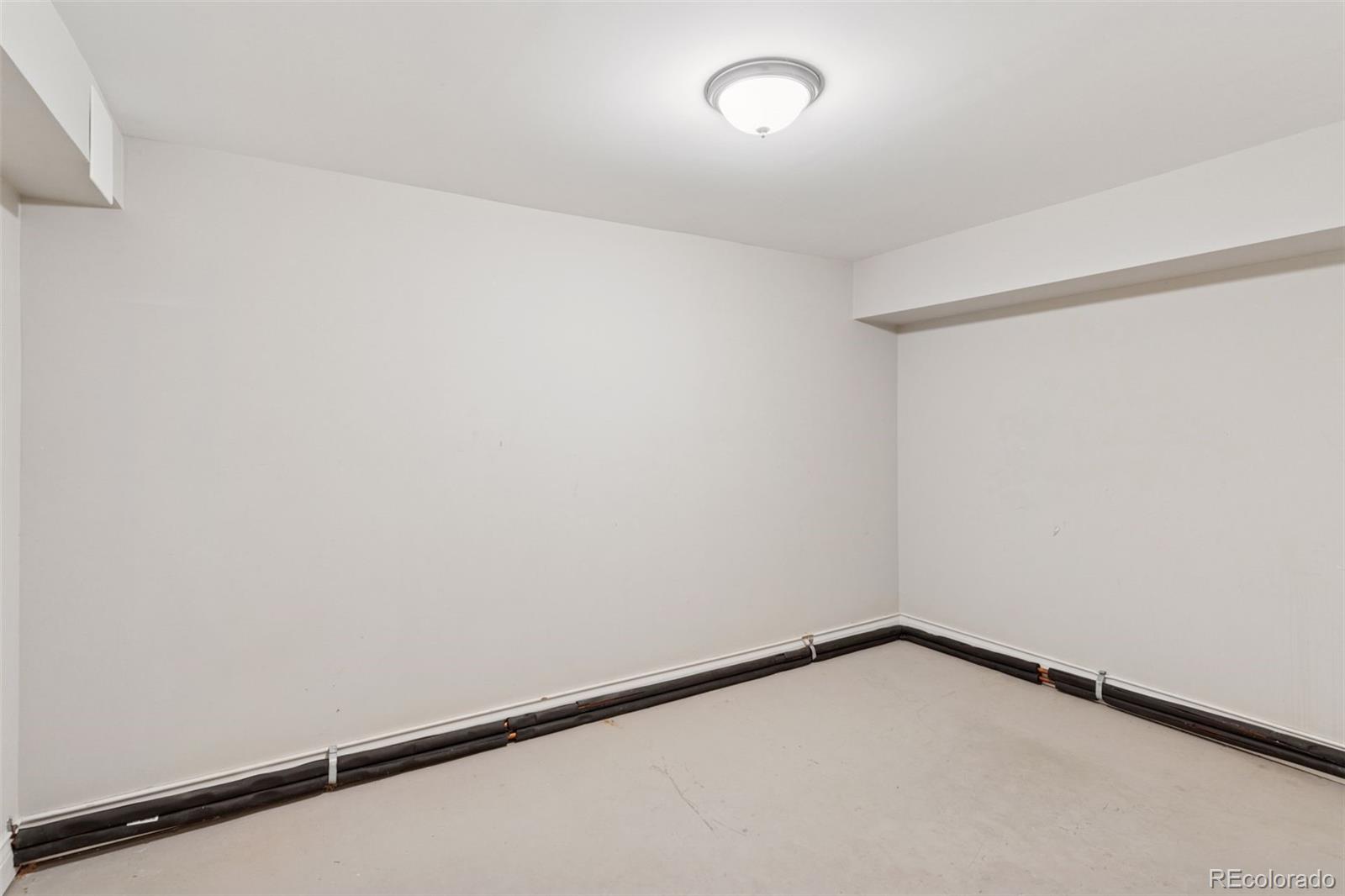 MLS Image #41 for 3190 s detroit street,denver, Colorado