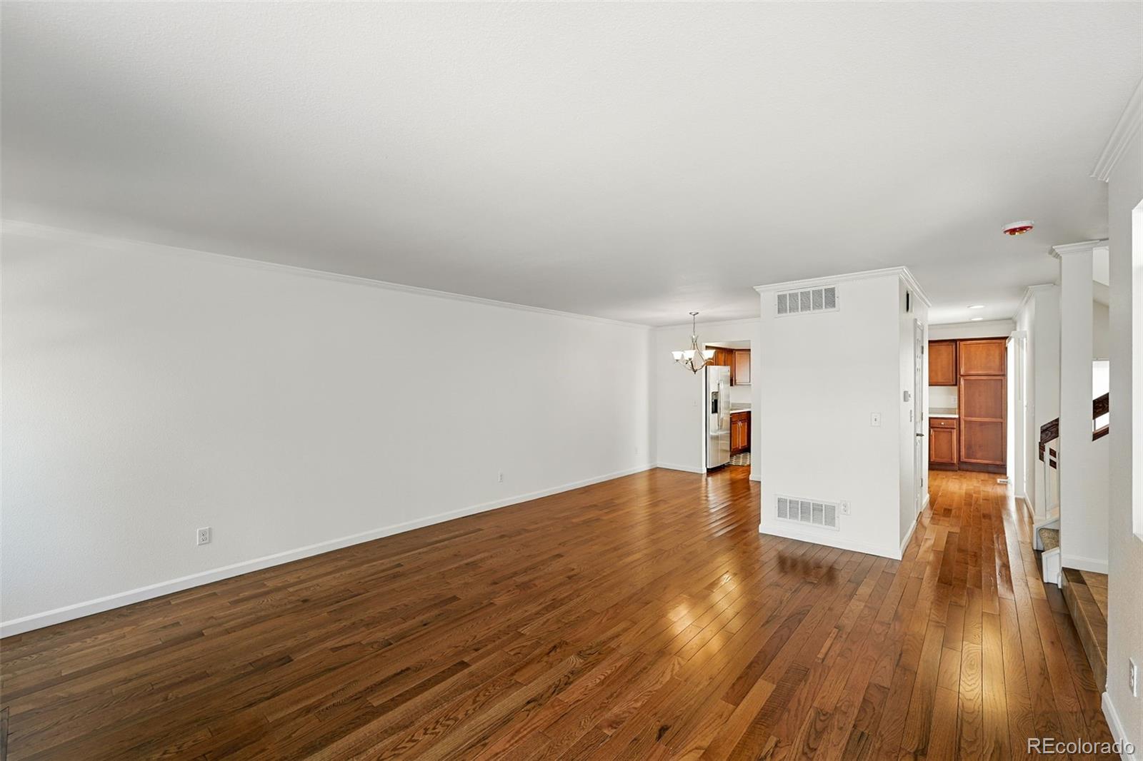 MLS Image #13 for 1050 s monaco parkway,denver, Colorado