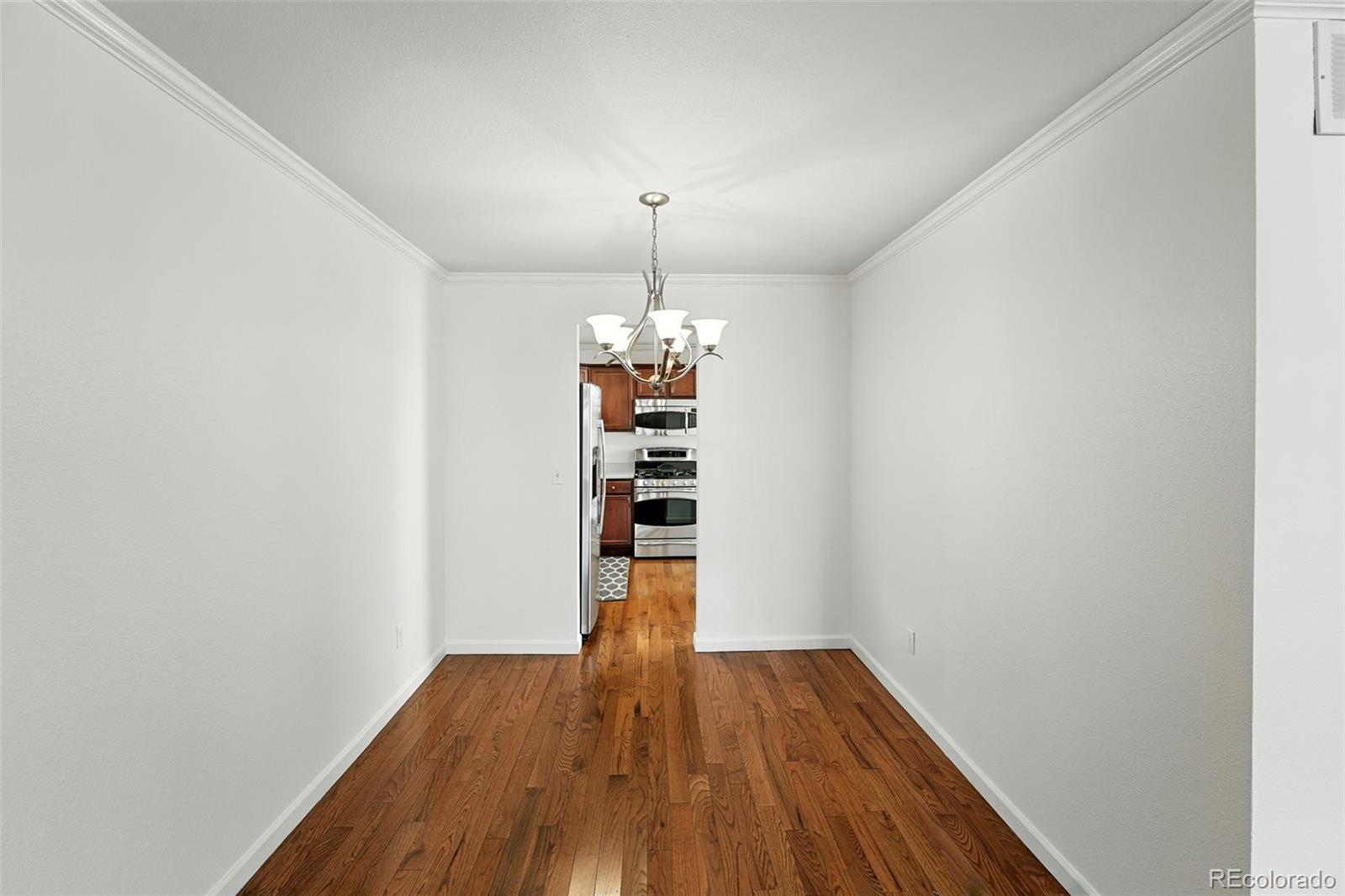 MLS Image #14 for 1050 s monaco parkway,denver, Colorado