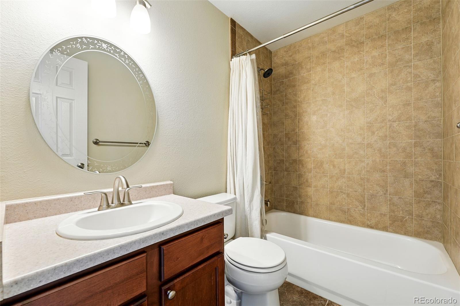 MLS Image #18 for 1050 s monaco parkway,denver, Colorado