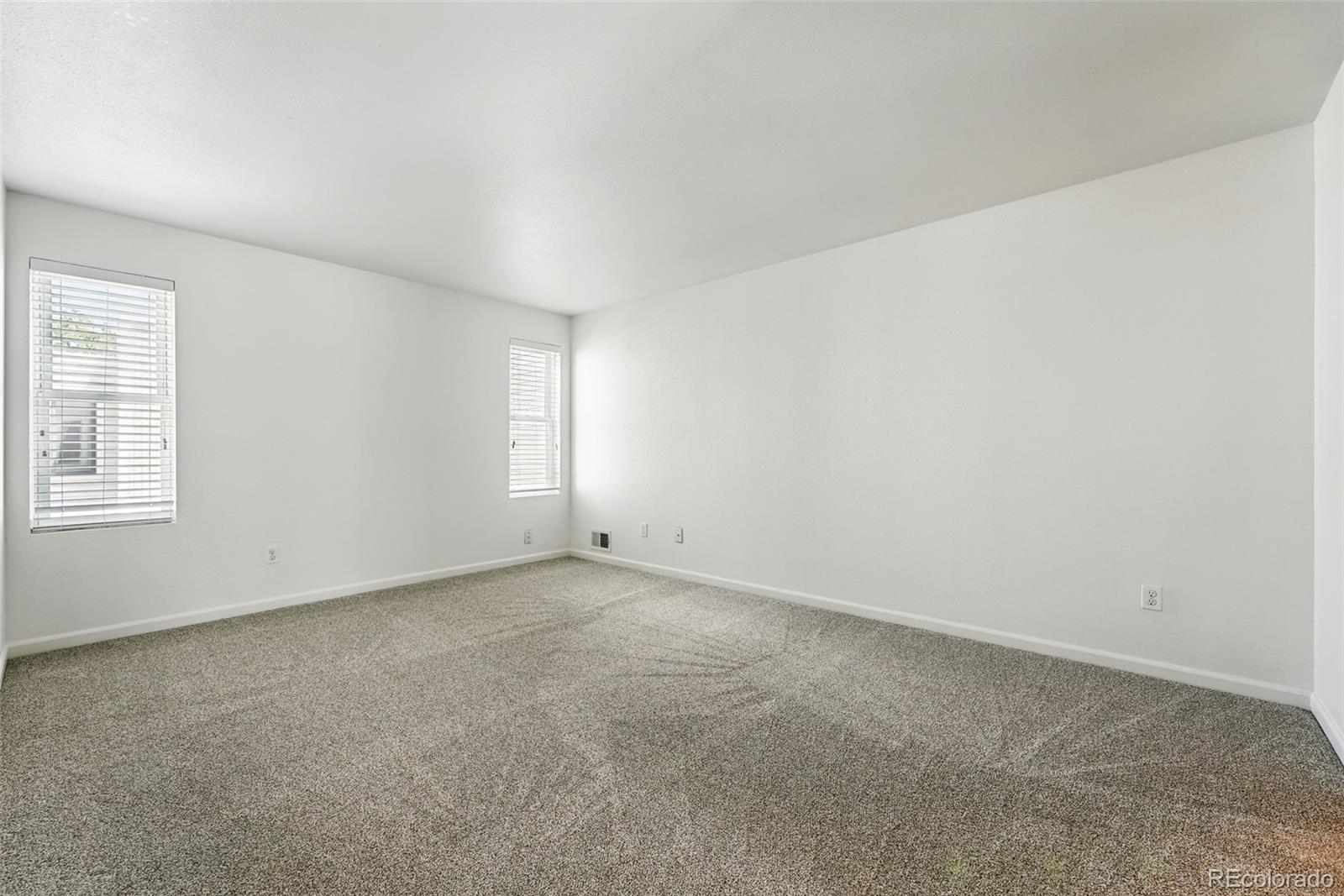 MLS Image #21 for 1050 s monaco parkway,denver, Colorado
