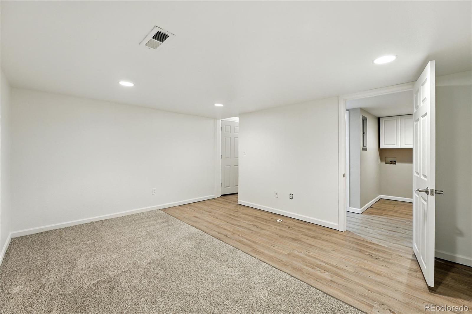 MLS Image #23 for 1050 s monaco parkway,denver, Colorado