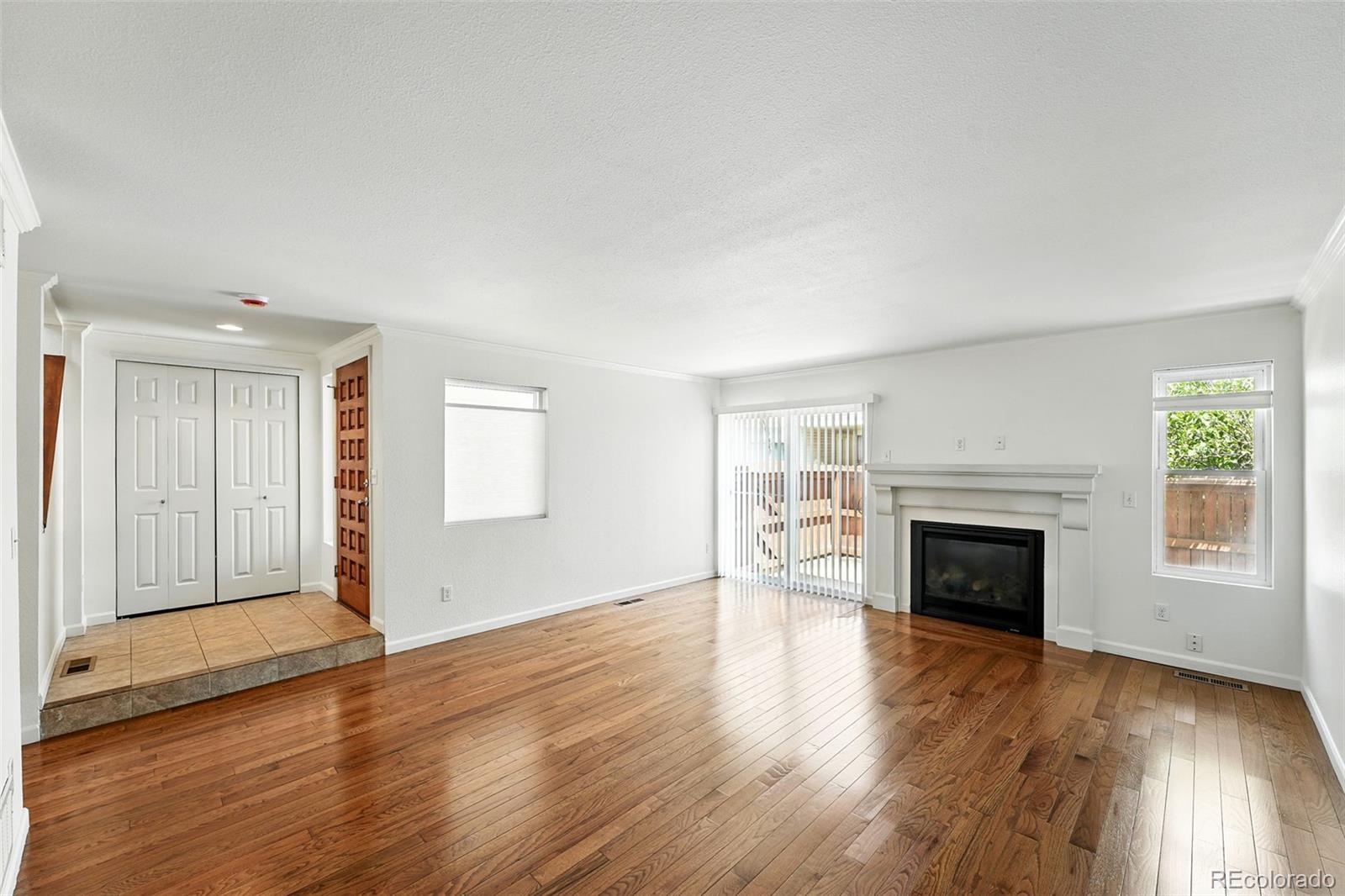 MLS Image #4 for 1050 s monaco parkway,denver, Colorado