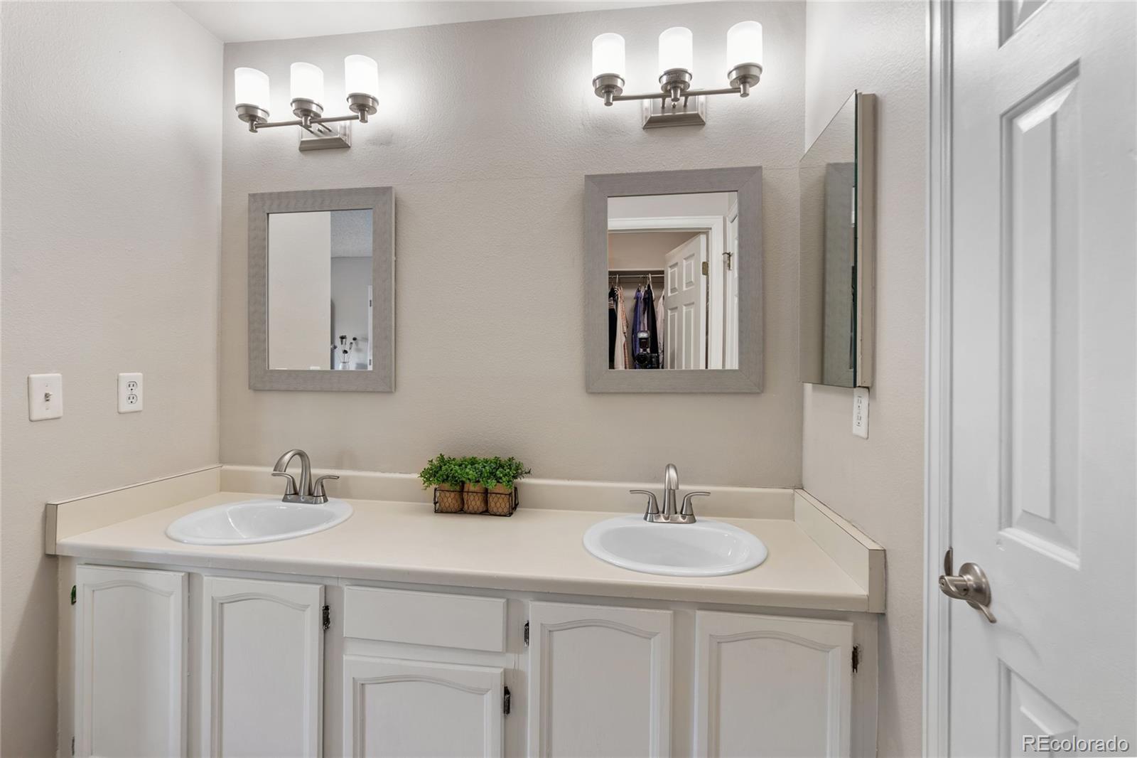 MLS Image #18 for 2181 e phillips lane,centennial, Colorado