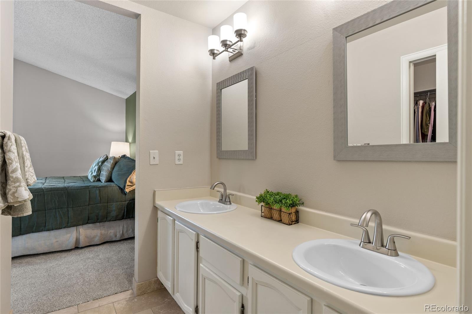 MLS Image #19 for 2181 e phillips lane,centennial, Colorado