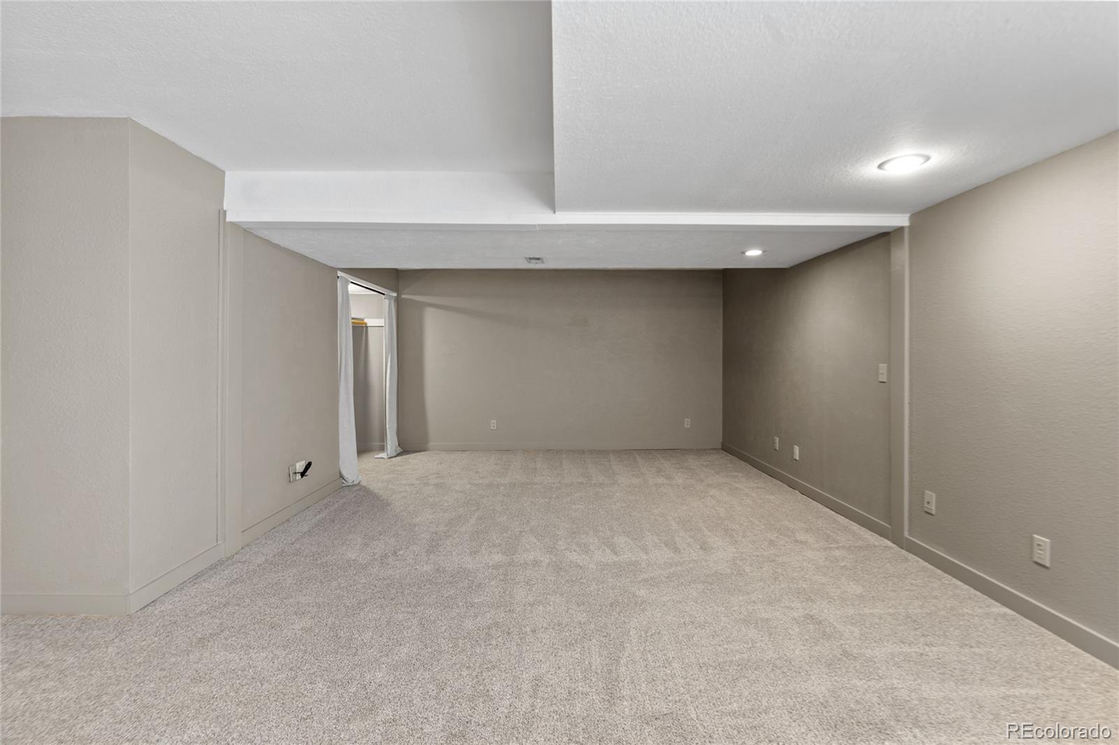 MLS Image #31 for 2181 e phillips lane,centennial, Colorado
