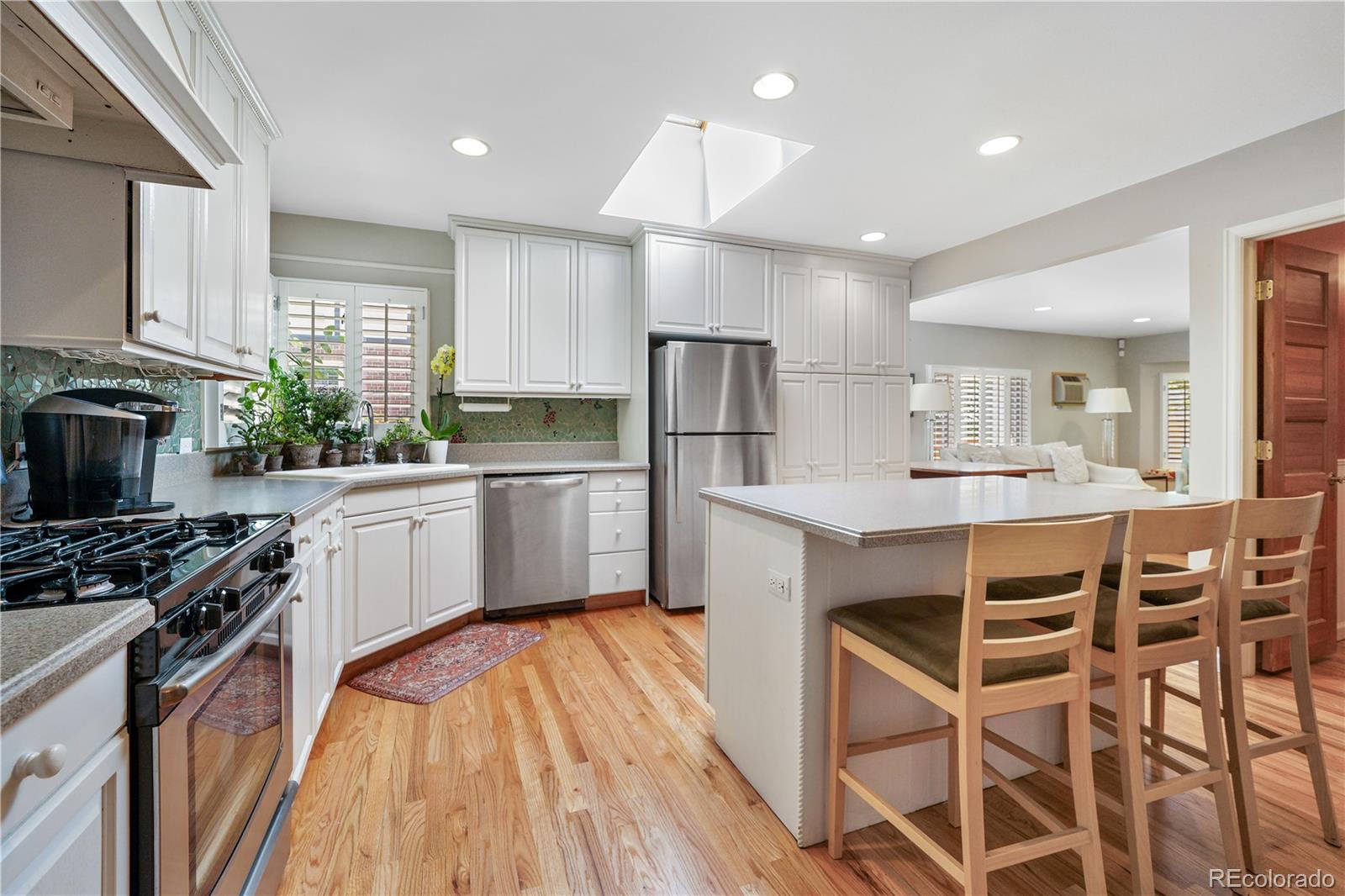 MLS Image #13 for 675  dahlia street,denver, Colorado