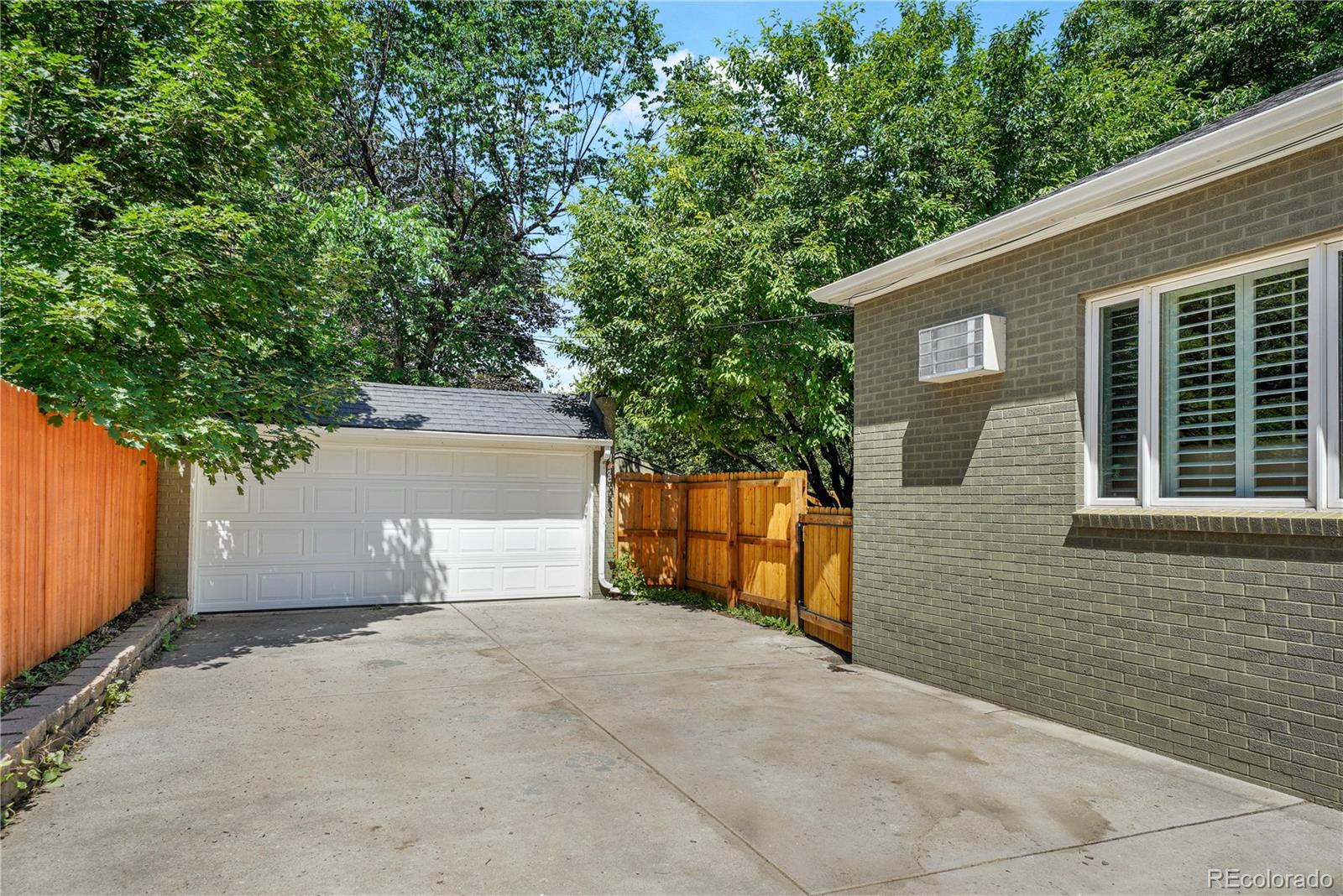 MLS Image #6 for 675  dahlia street,denver, Colorado