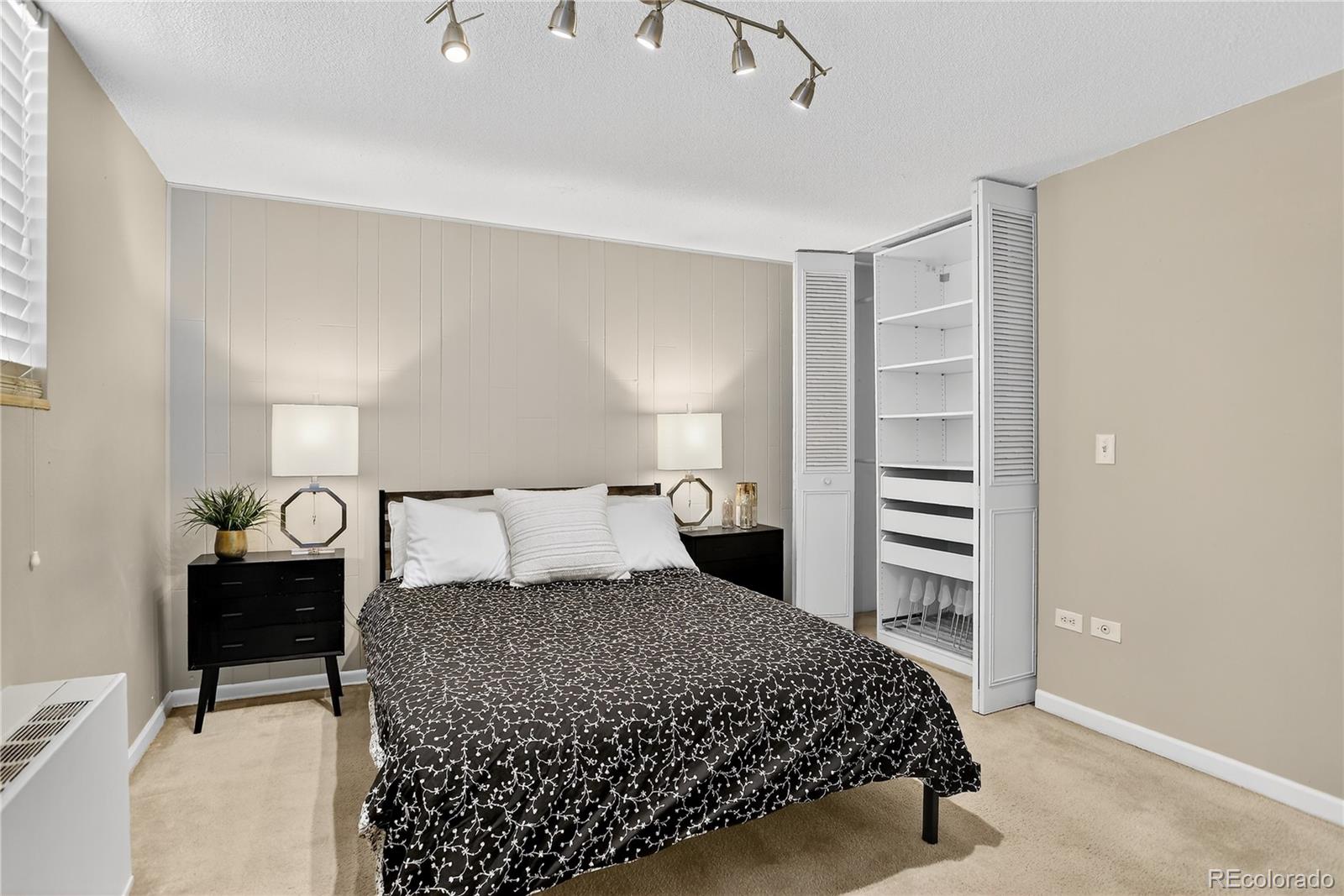 MLS Image #10 for 909 n logan street,denver, Colorado