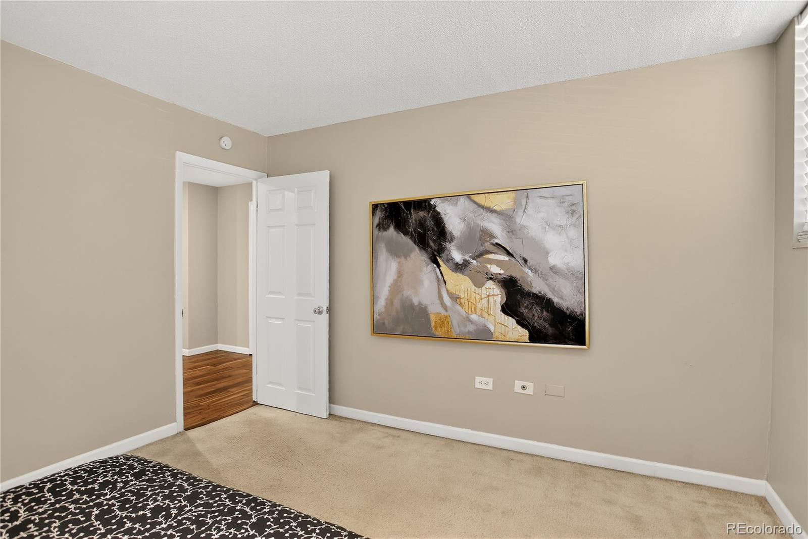 MLS Image #11 for 909 n logan street,denver, Colorado