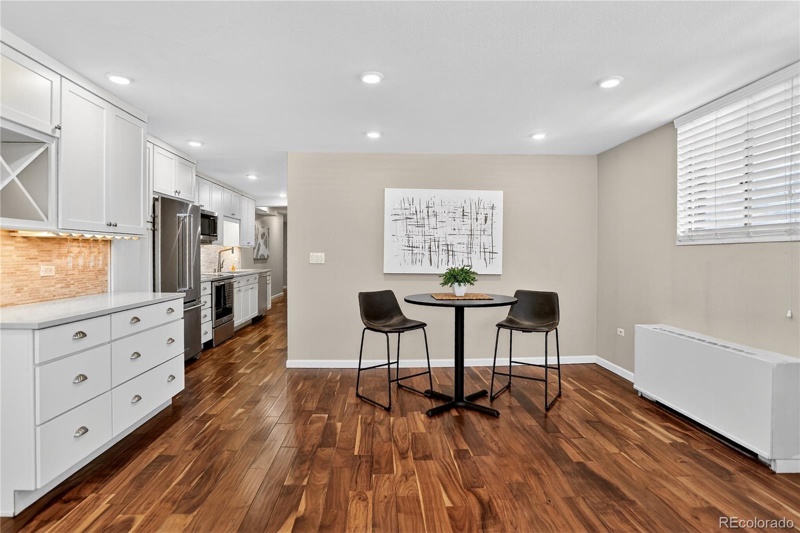 MLS Image #4 for 909 n logan street,denver, Colorado