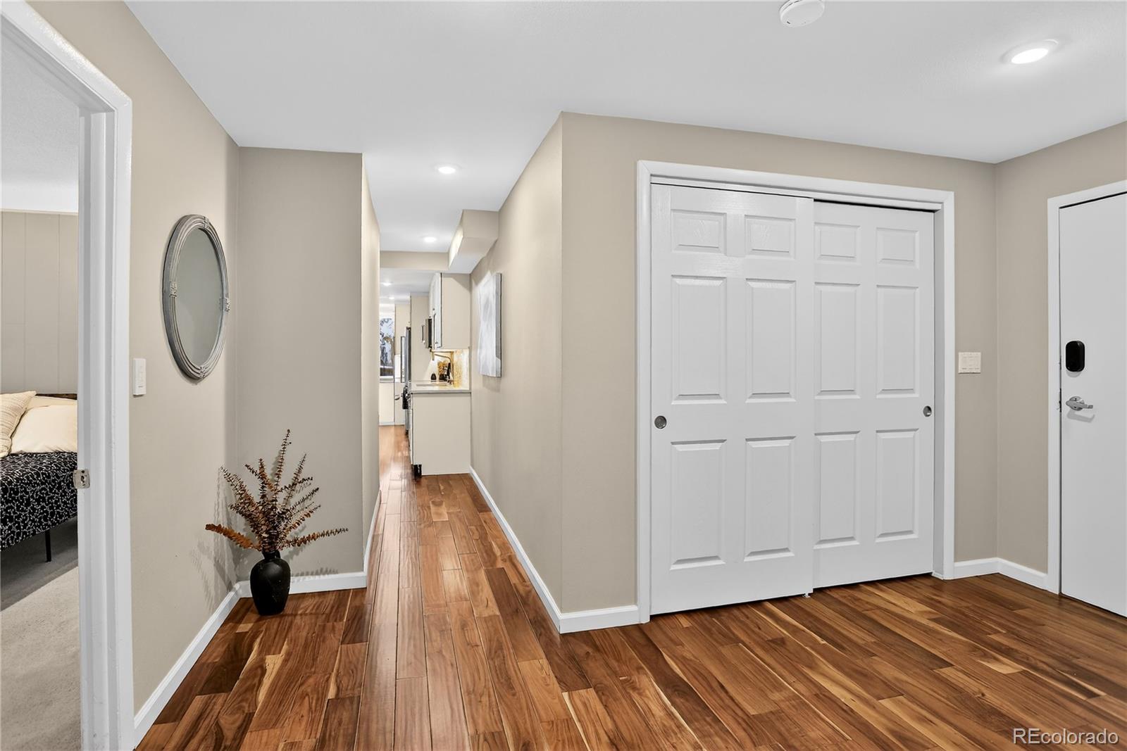 MLS Image #7 for 909 n logan street,denver, Colorado