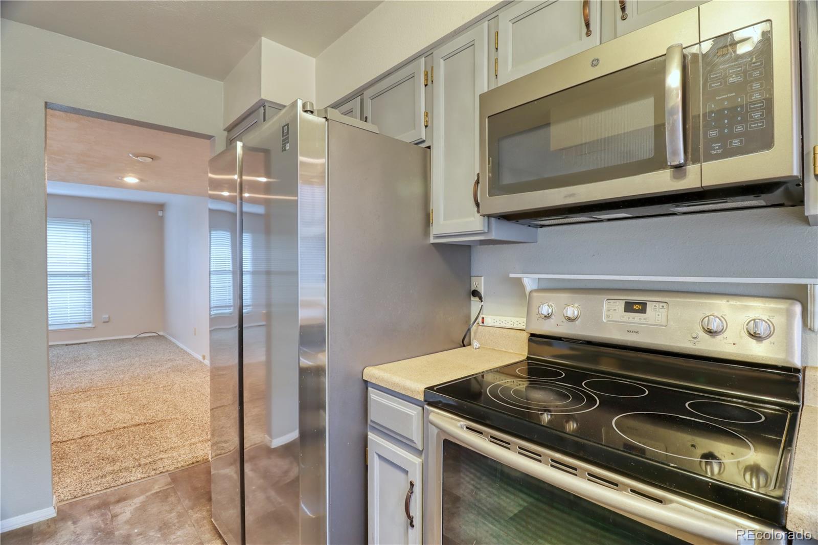 MLS Image #10 for 10320 e jewell avenue,aurora, Colorado