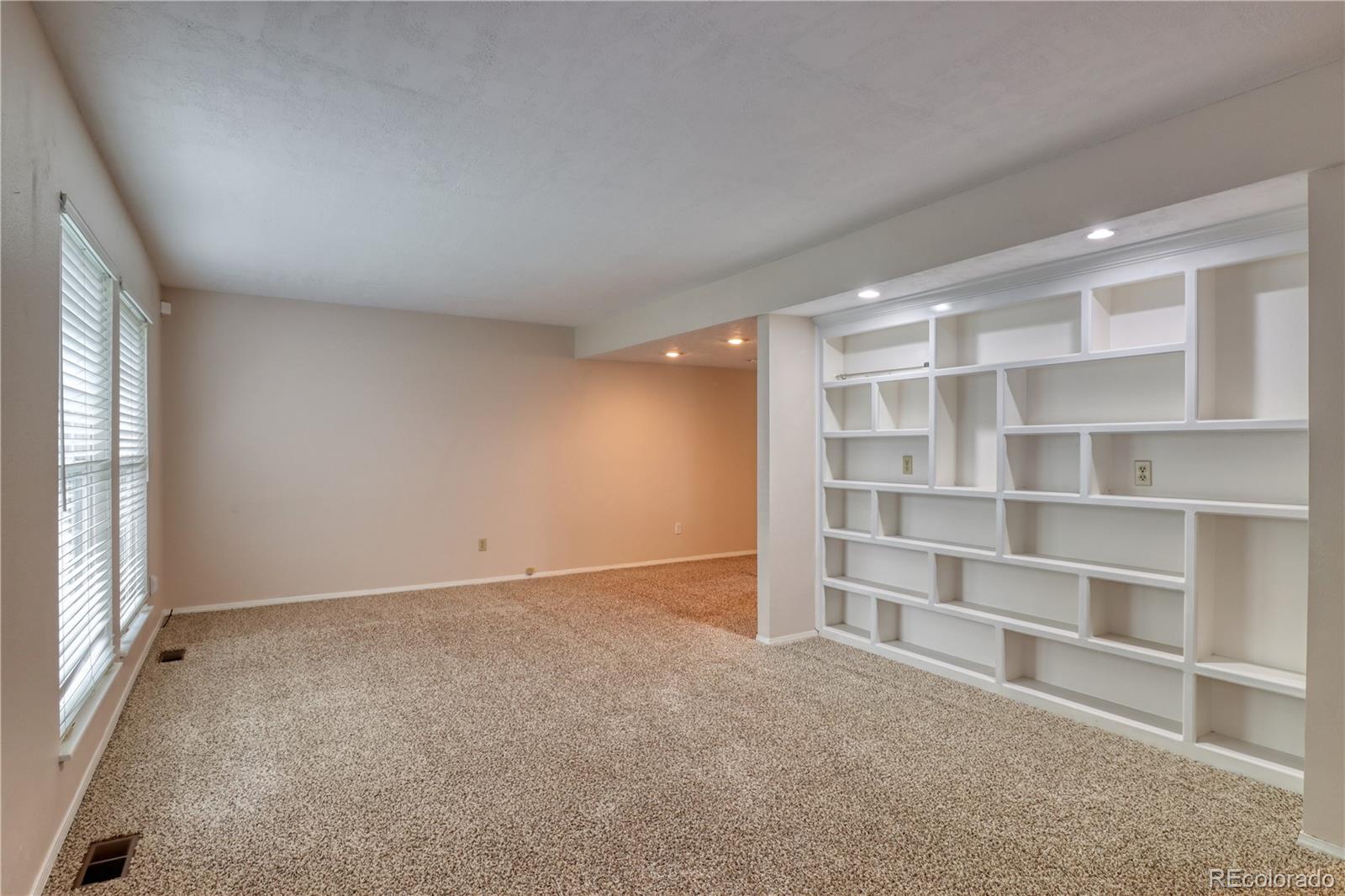 MLS Image #26 for 10320 e jewell avenue,aurora, Colorado