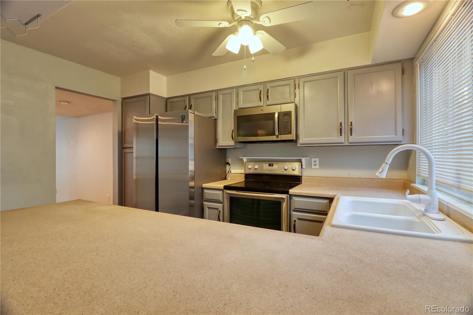 MLS Image #9 for 10320 e jewell avenue,aurora, Colorado