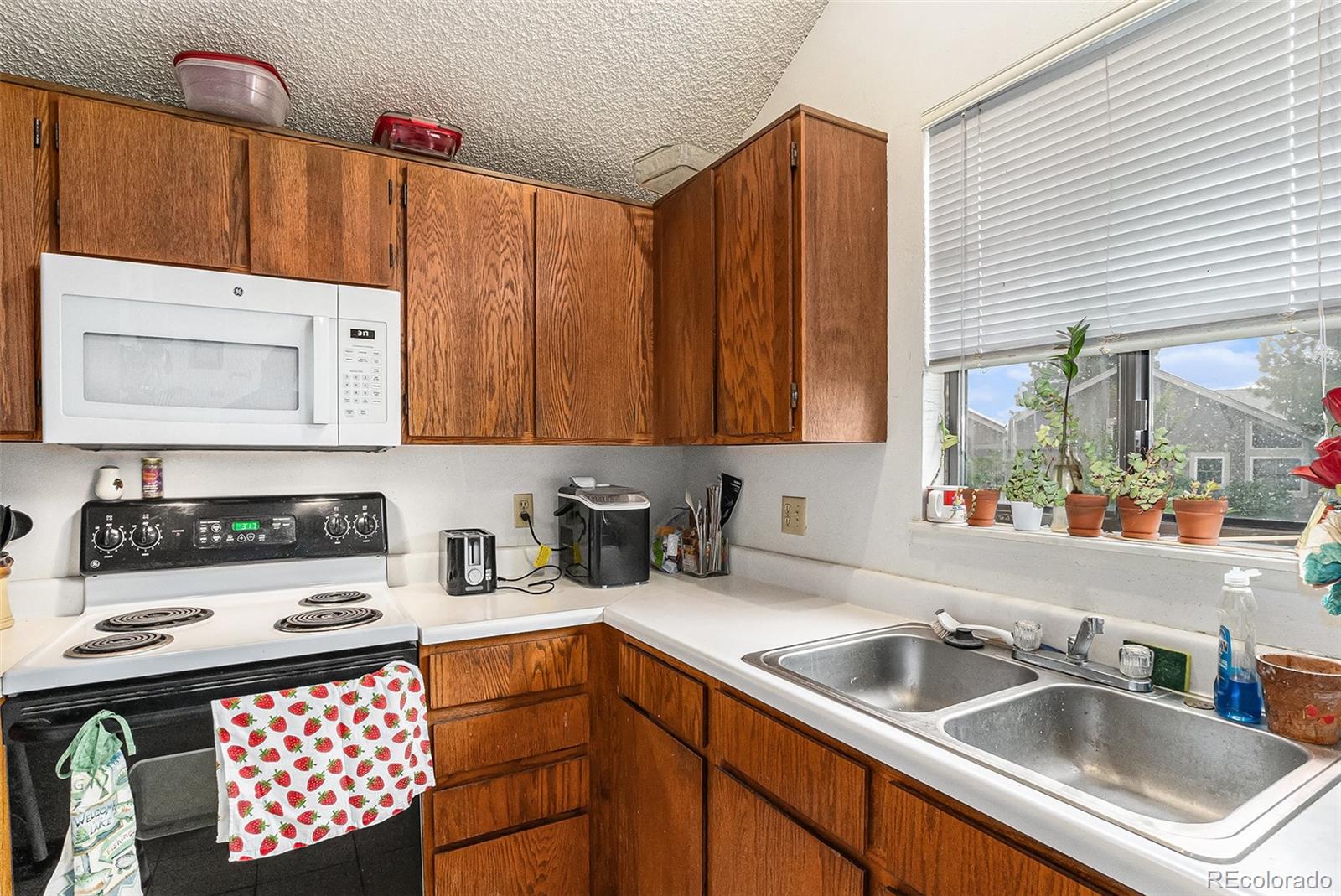 MLS Image #3 for 3852 s genoa court,aurora, Colorado
