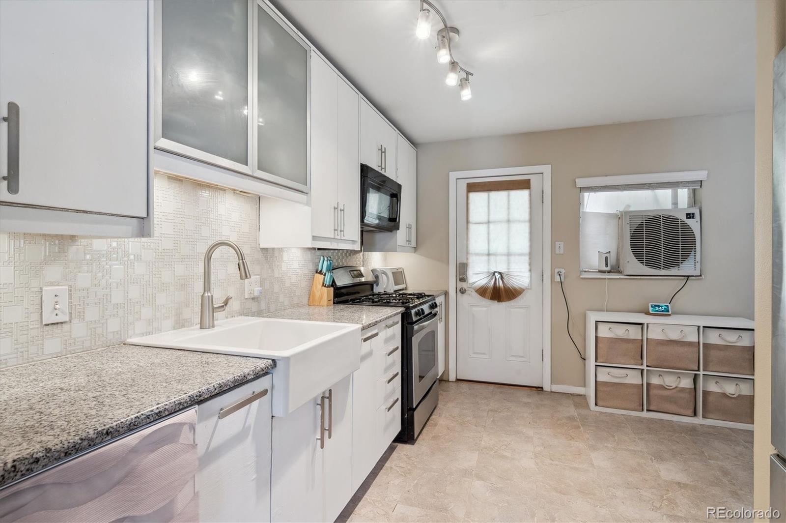 MLS Image #11 for 1817 s perry way,denver, Colorado