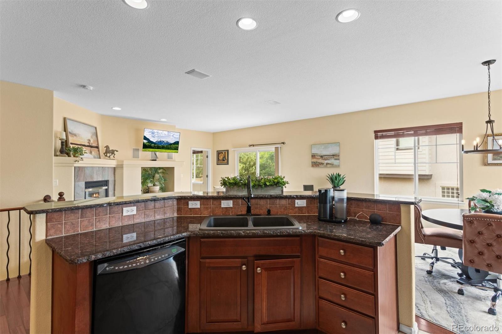 MLS Image #9 for 6542 s tempe street,aurora, Colorado
