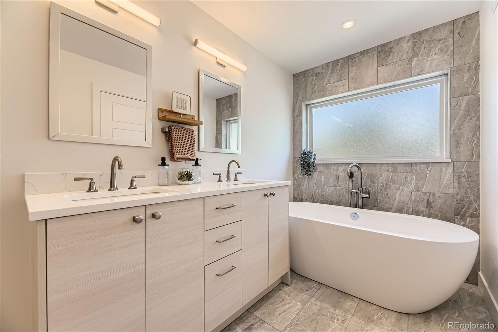 MLS Image #14 for 2525 s pearl street,denver, Colorado