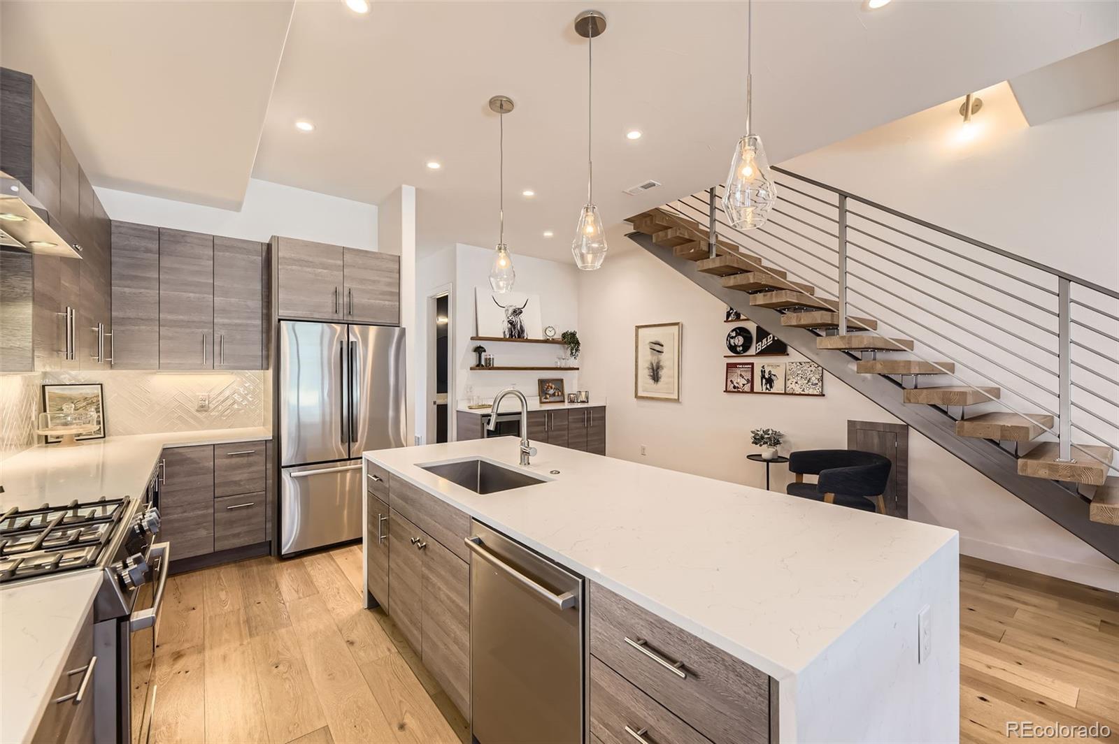 MLS Image #8 for 2525 s pearl street,denver, Colorado