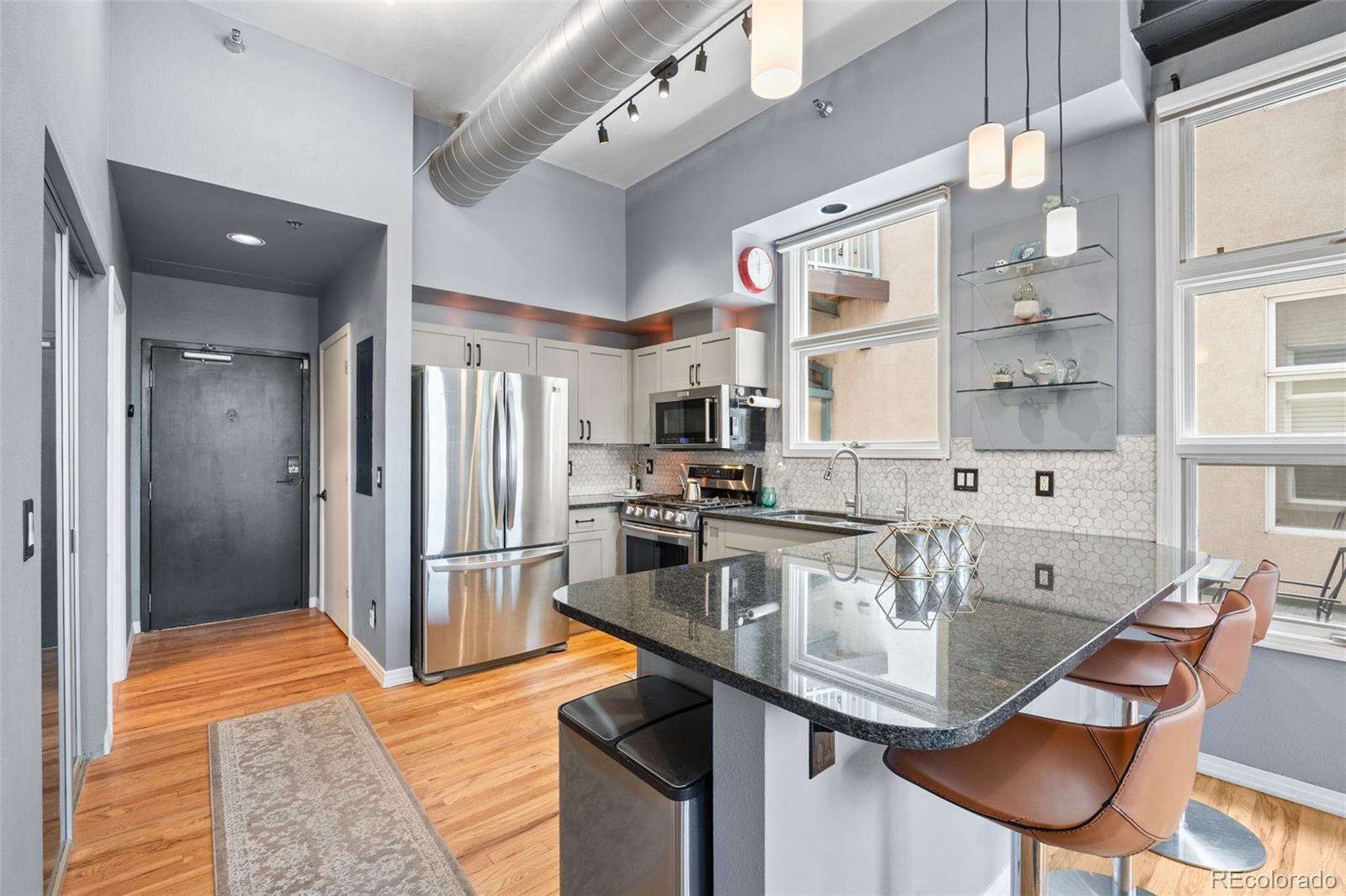 MLS Image #7 for 225 n lincoln street,denver, Colorado