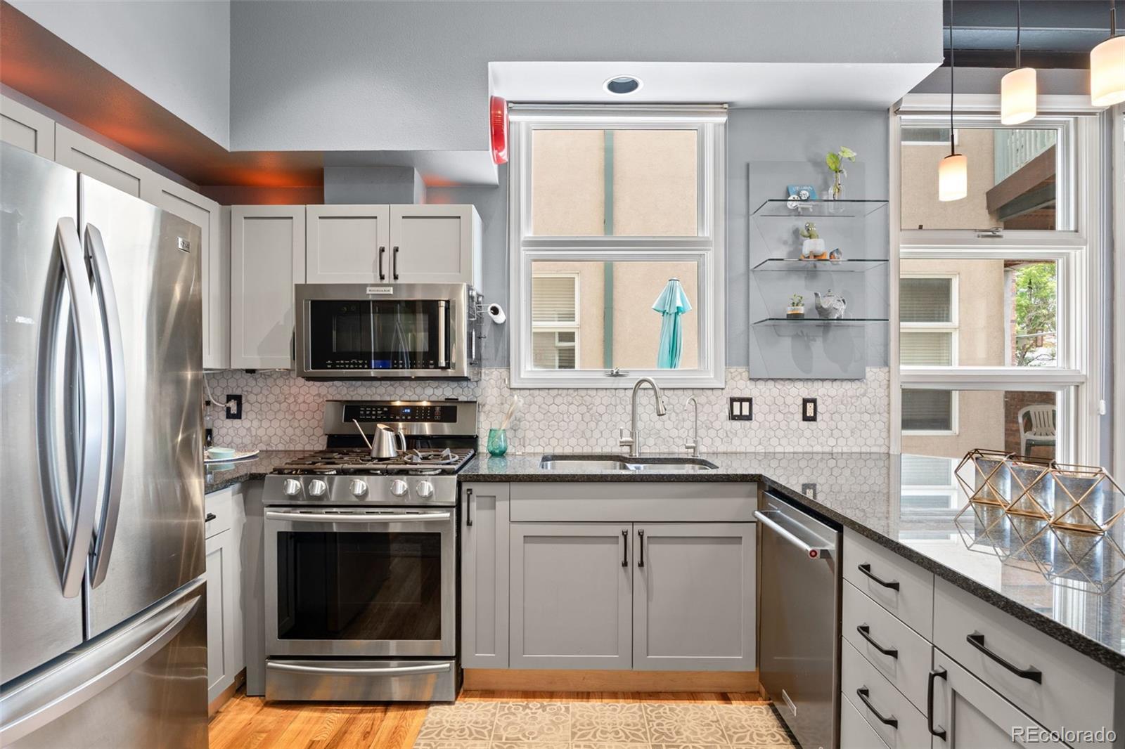 MLS Image #9 for 225 n lincoln street,denver, Colorado