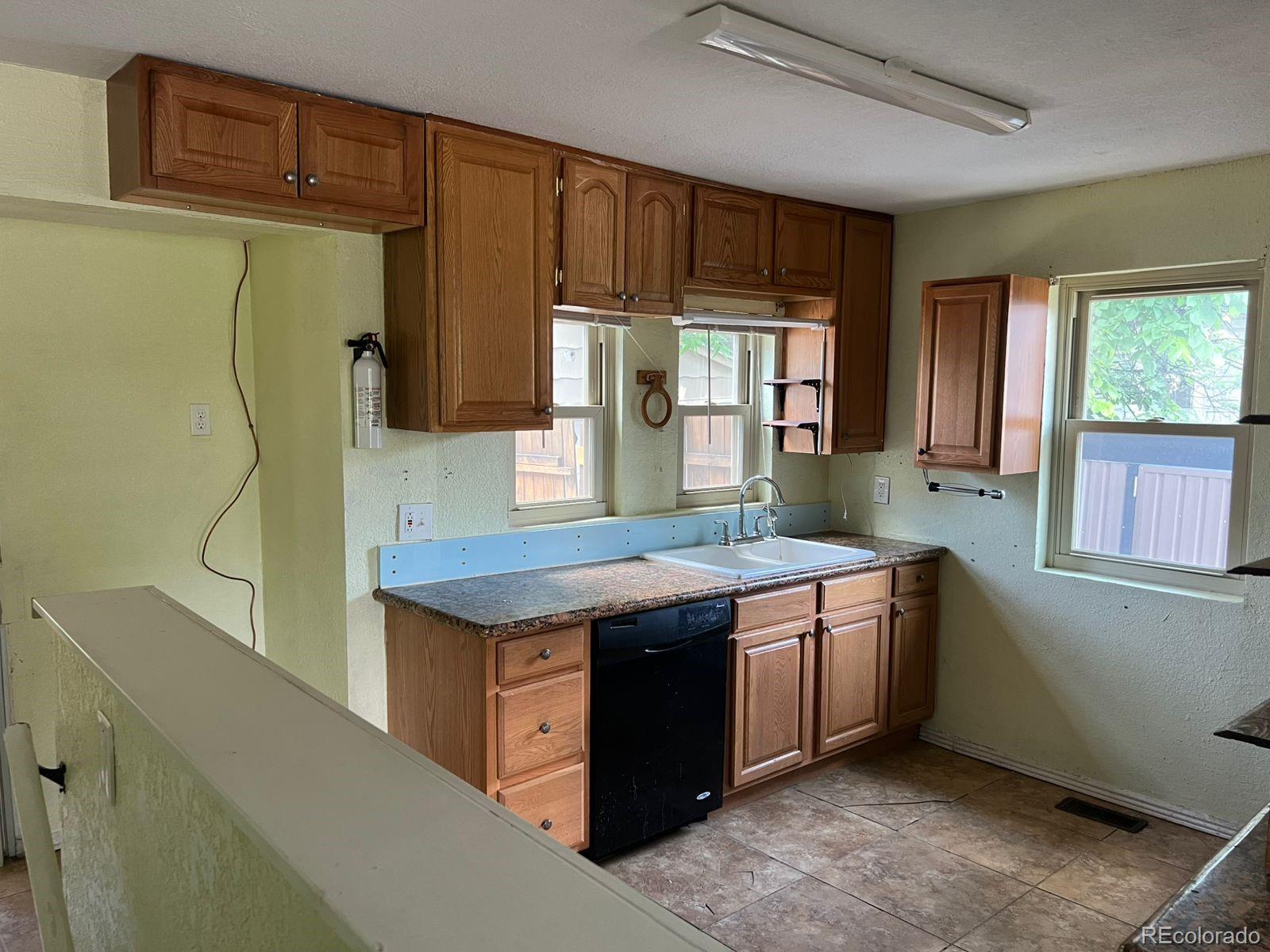 MLS Image #3 for 1738  dallas street,aurora, Colorado