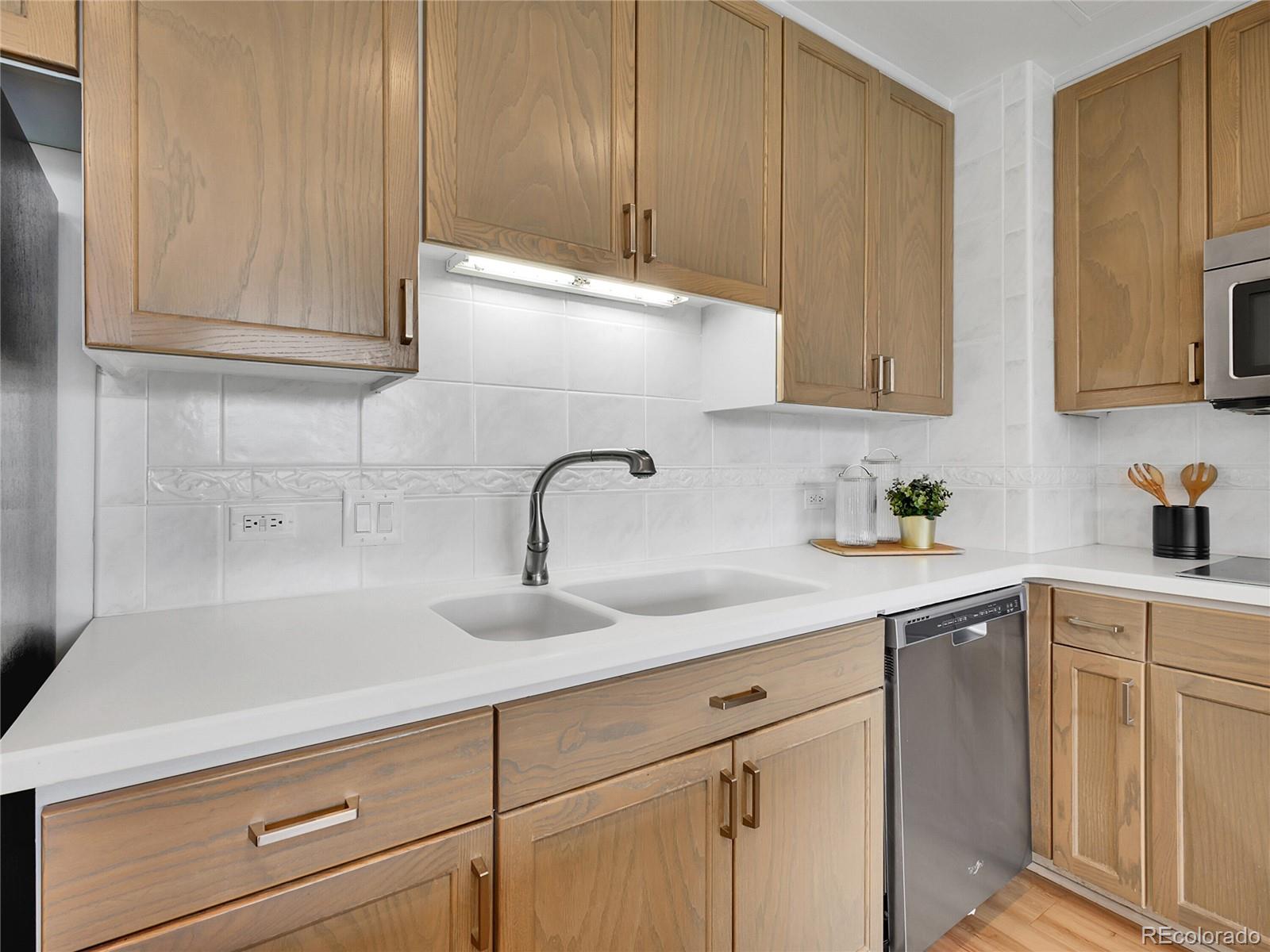 MLS Image #5 for 1201 n williams street 2b,denver, Colorado