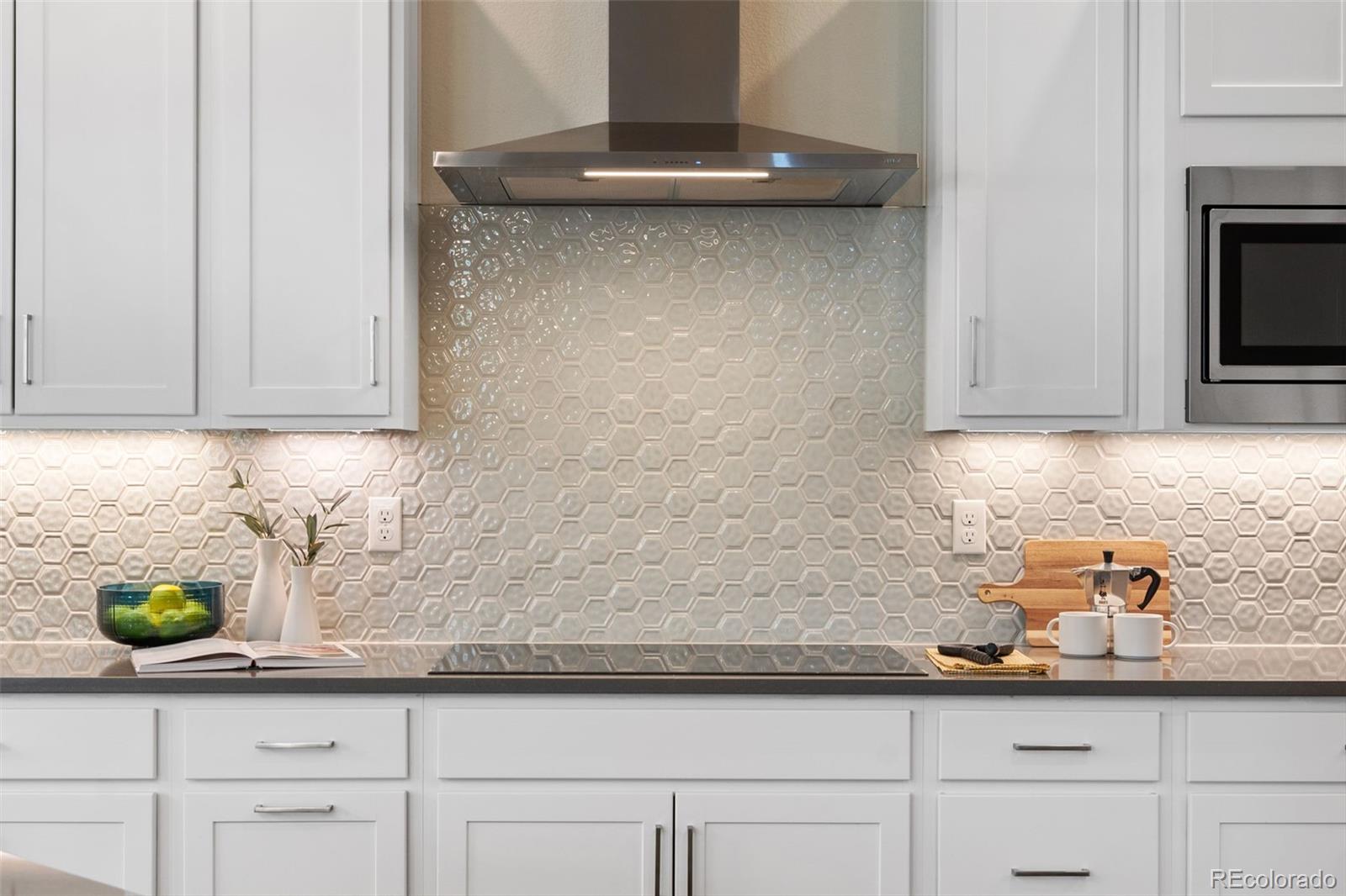 MLS Image #10 for 10295 e 59th avenue,denver, Colorado