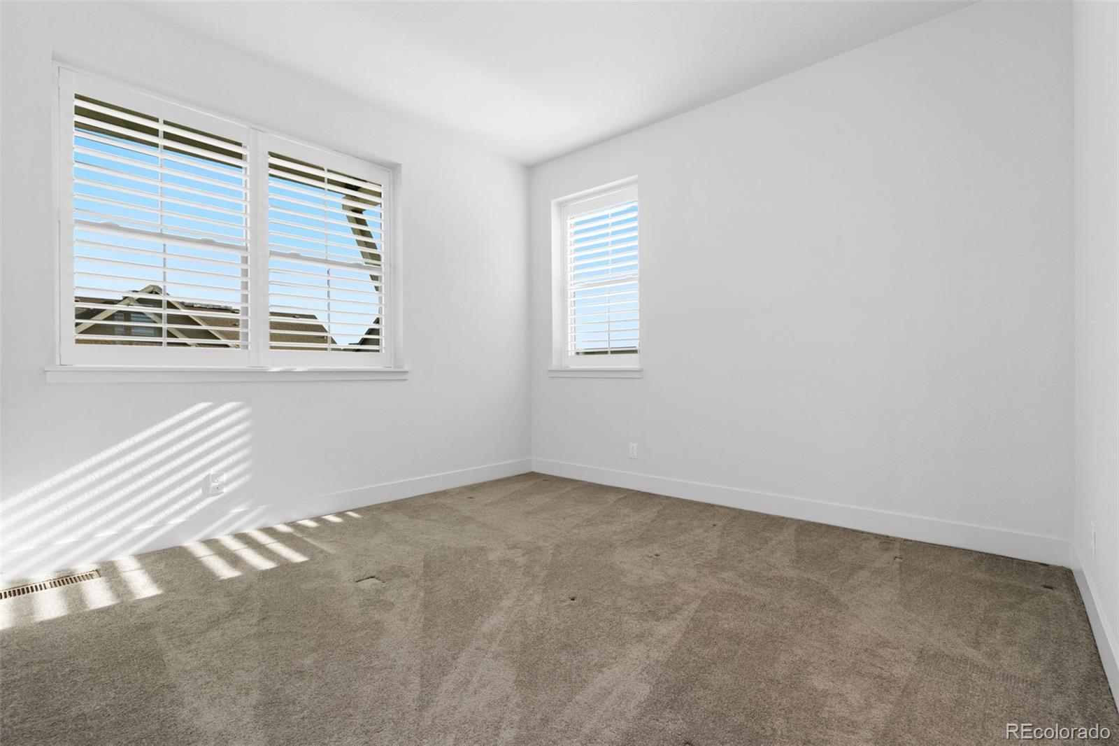 MLS Image #19 for 10295 e 59th avenue,denver, Colorado