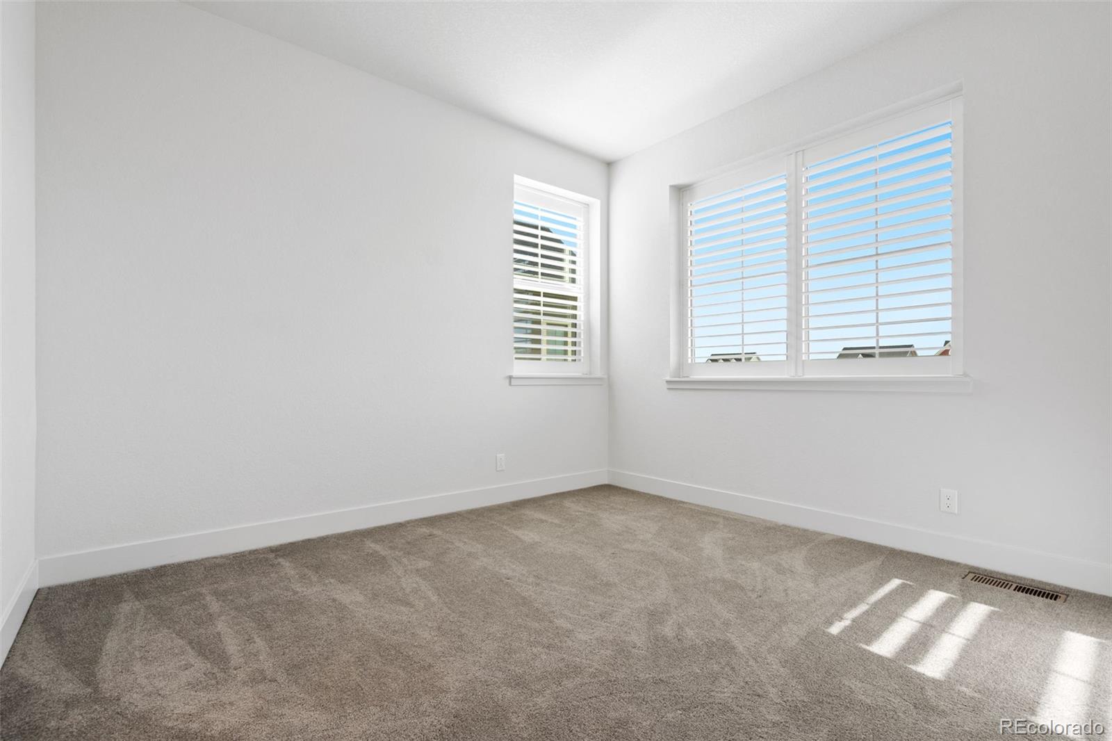 MLS Image #20 for 10295 e 59th avenue,denver, Colorado