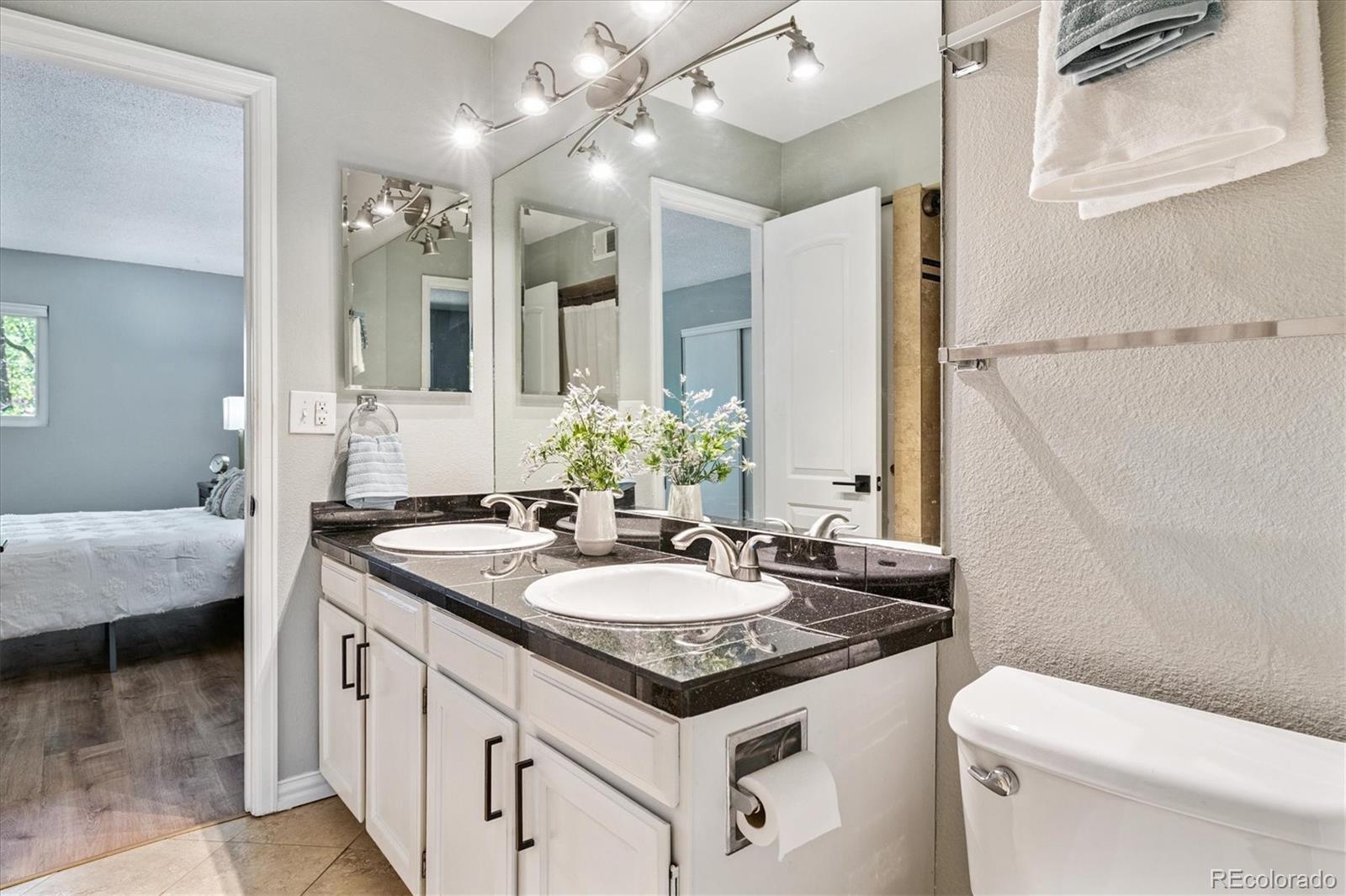 MLS Image #17 for 1060 s parker road,denver, Colorado