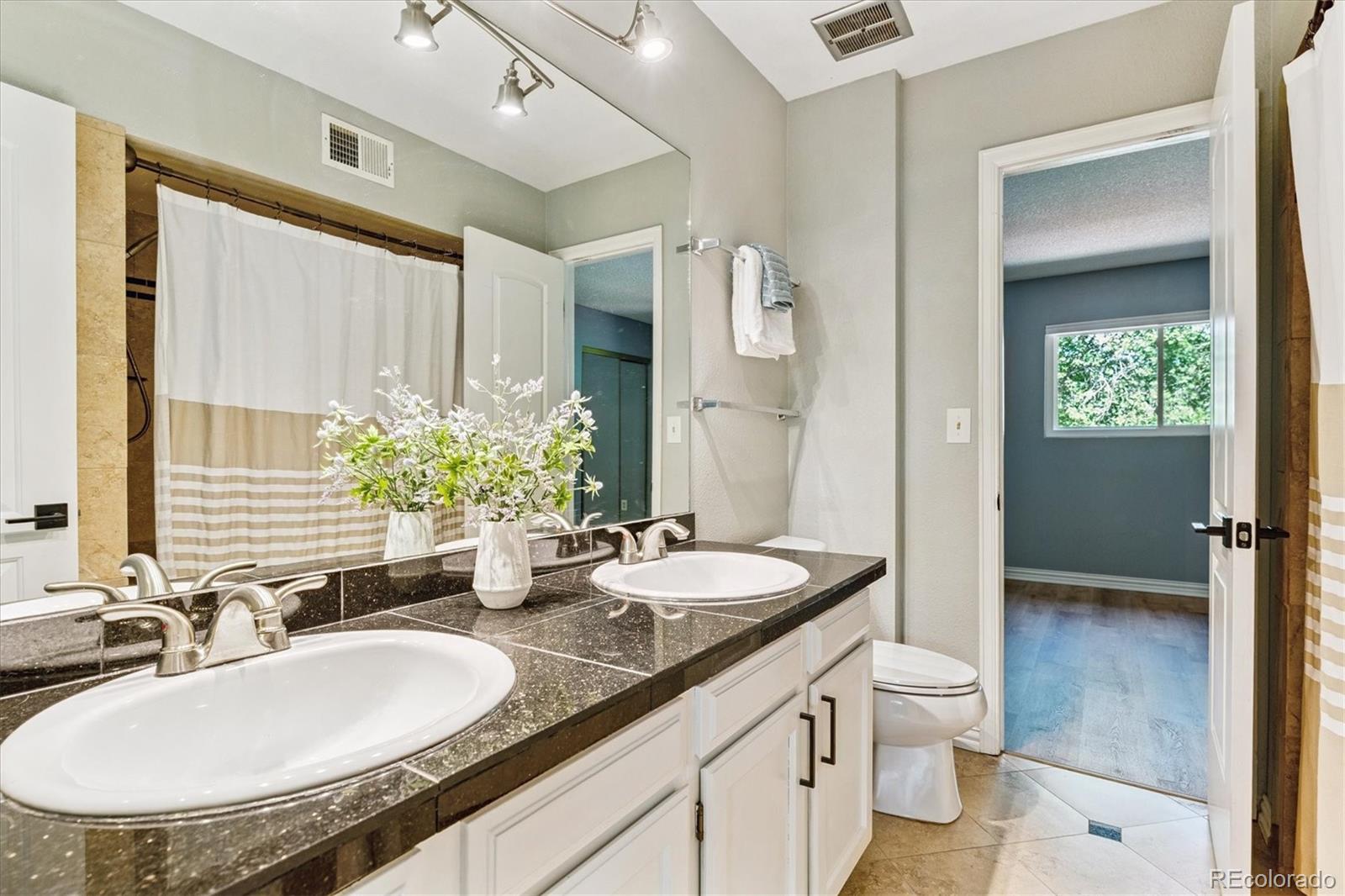 MLS Image #18 for 1060 s parker road,denver, Colorado