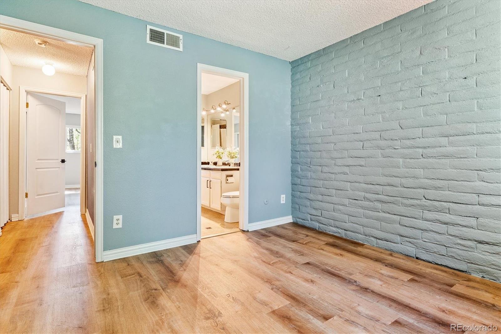 MLS Image #20 for 1060 s parker road,denver, Colorado