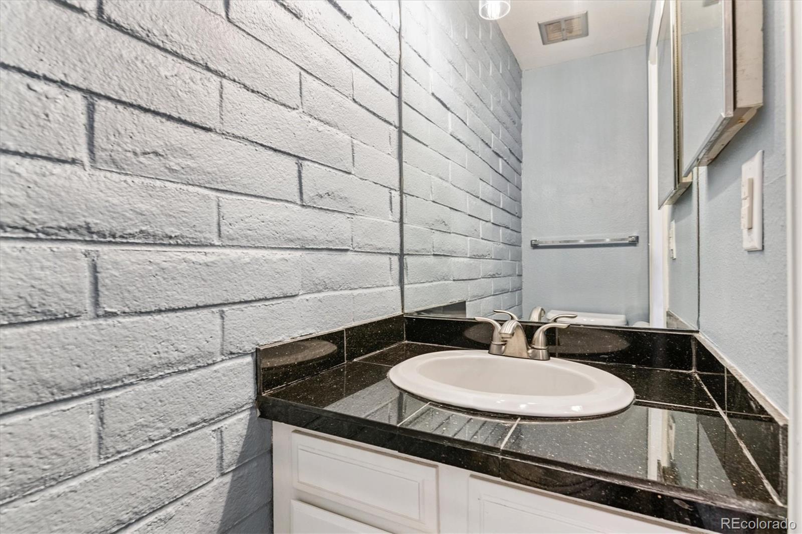 MLS Image #8 for 1060 s parker road,denver, Colorado