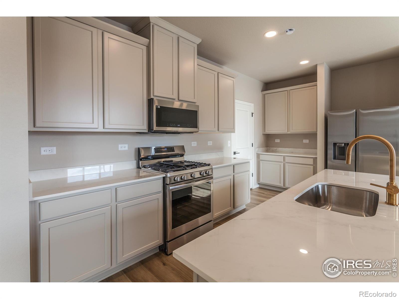 MLS Image #12 for 1590  sunflower way,johnstown, Colorado