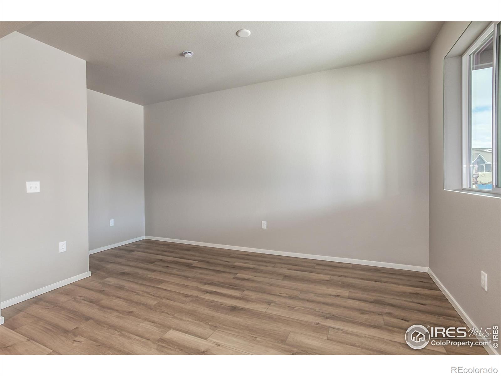 MLS Image #2 for 1590  sunflower way,johnstown, Colorado