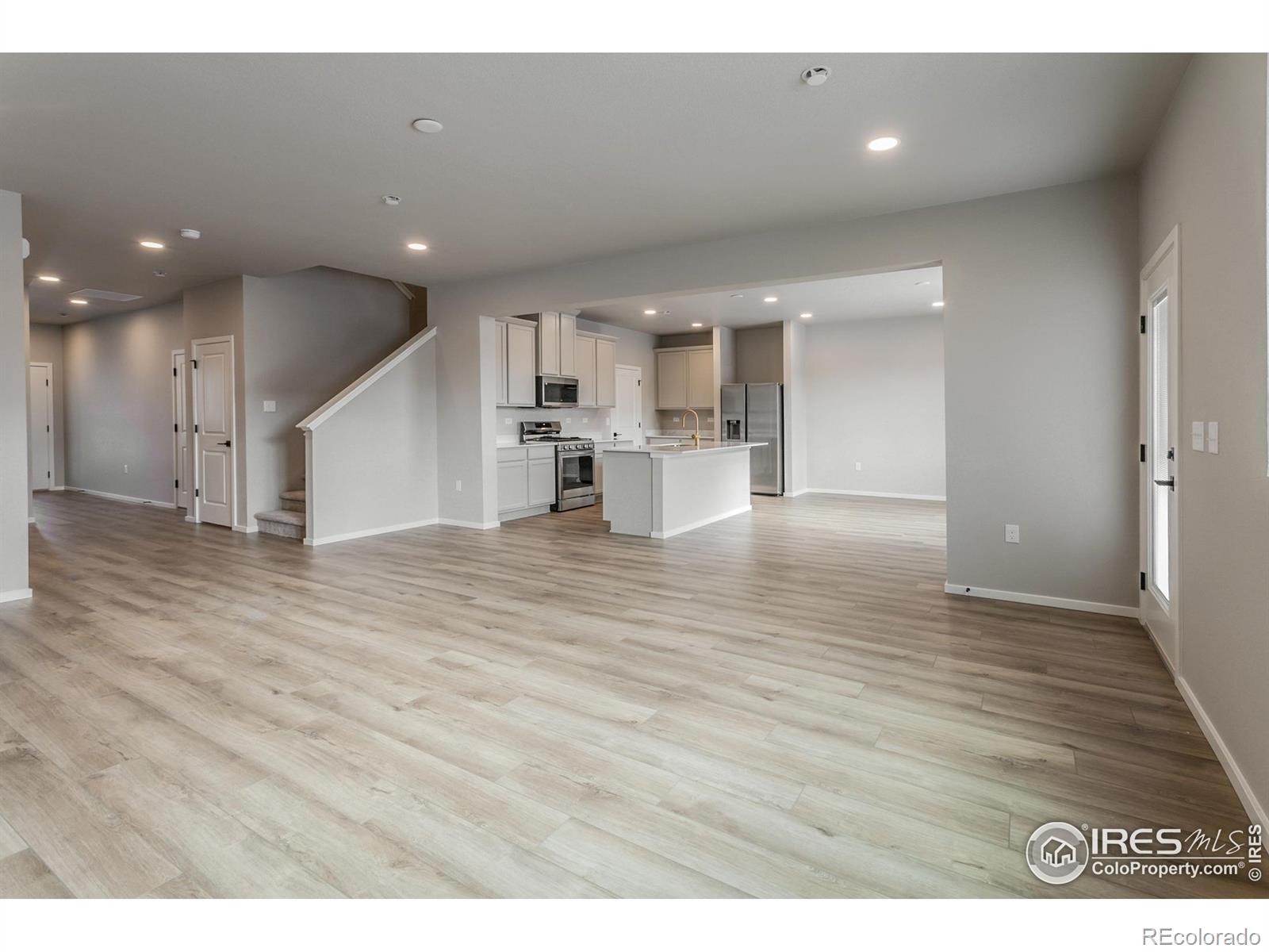 MLS Image #3 for 1590  sunflower way,johnstown, Colorado