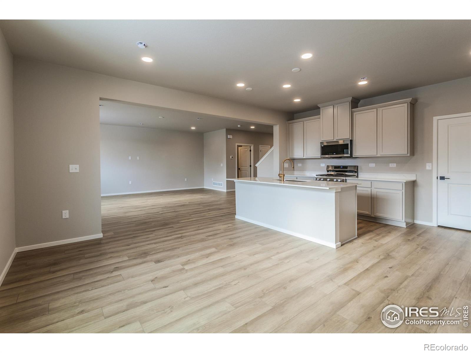 MLS Image #7 for 1590  sunflower way,johnstown, Colorado
