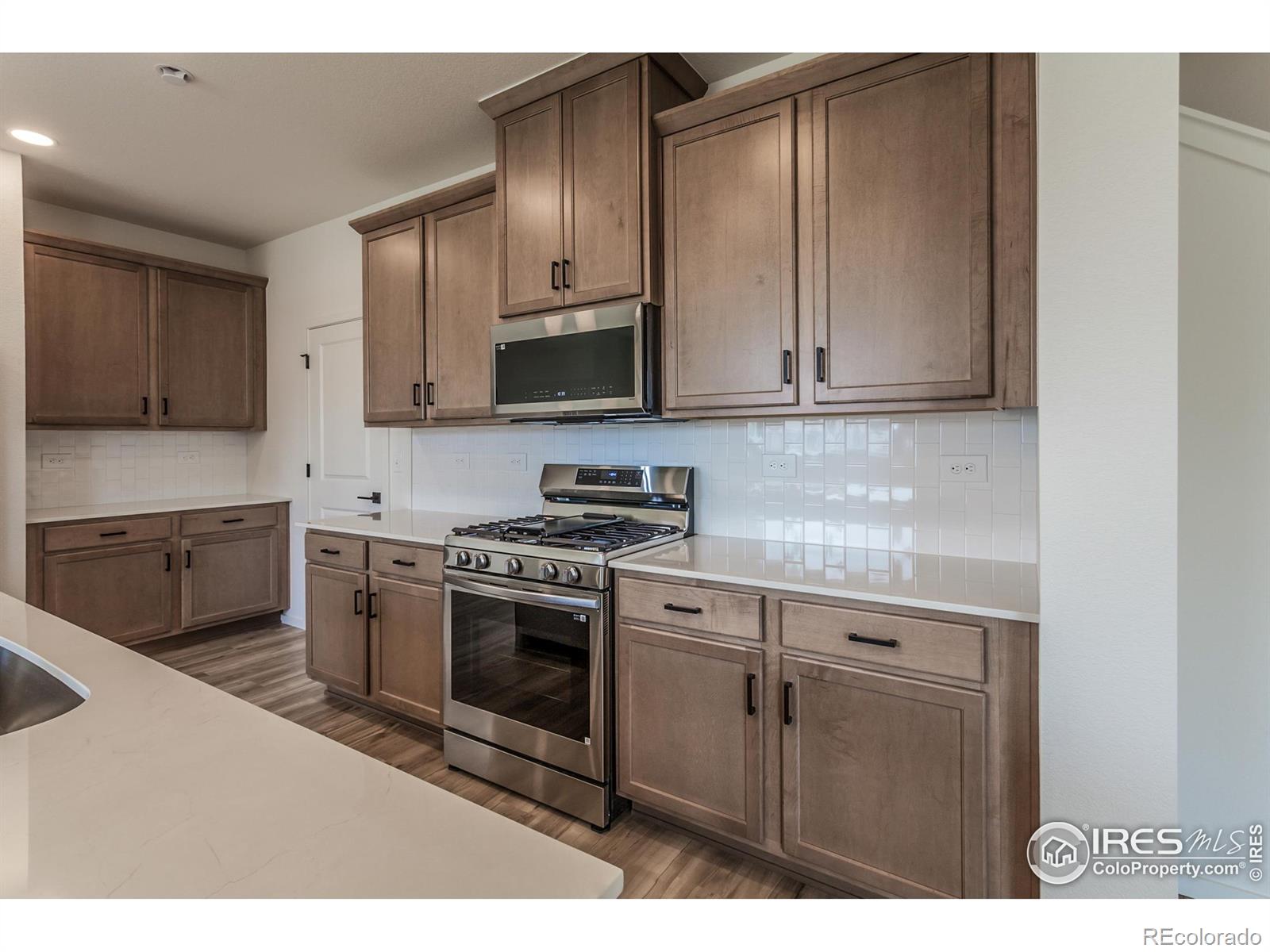MLS Image #11 for 1600  sunflower way,johnstown, Colorado