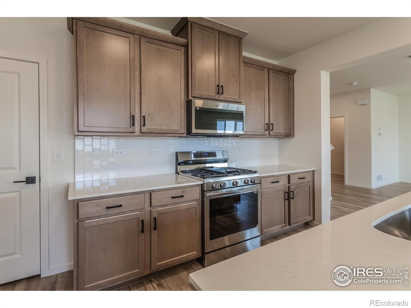 MLS Image #13 for 1600  sunflower way,johnstown, Colorado
