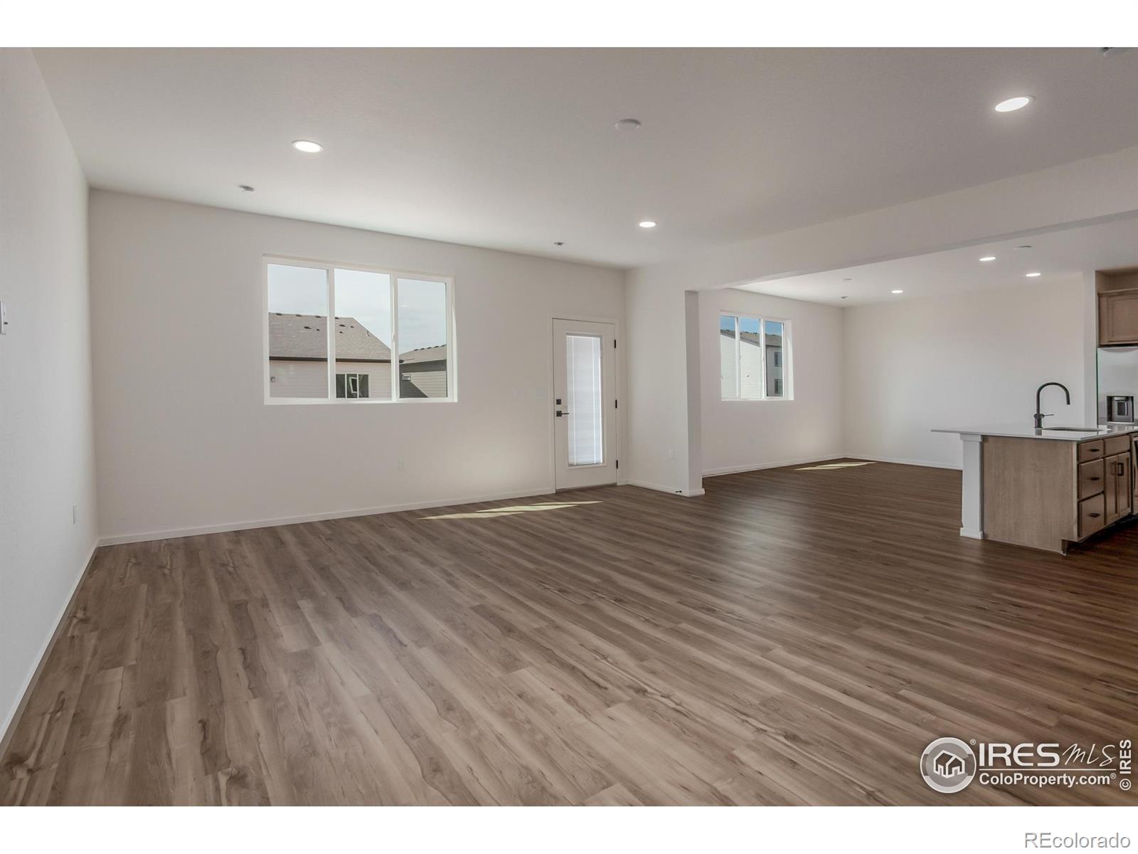 MLS Image #5 for 1600  sunflower way,johnstown, Colorado