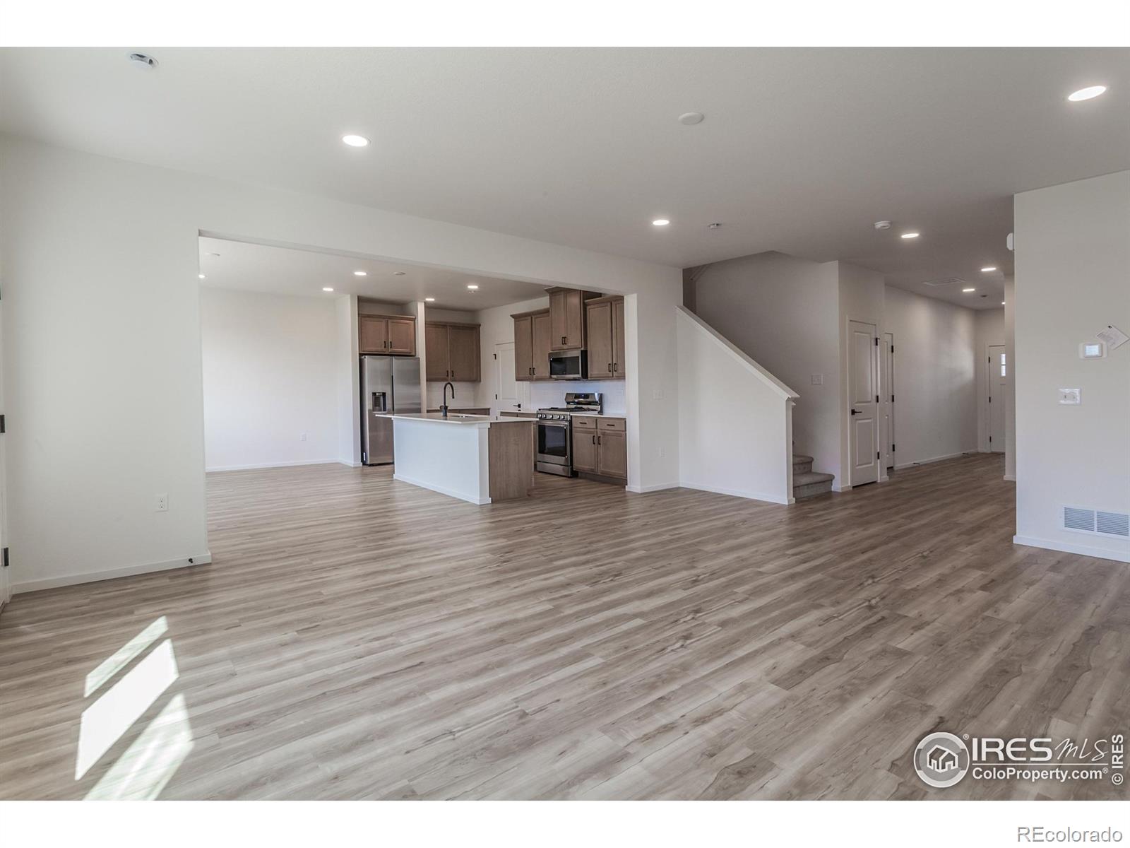 MLS Image #6 for 1600  sunflower way,johnstown, Colorado