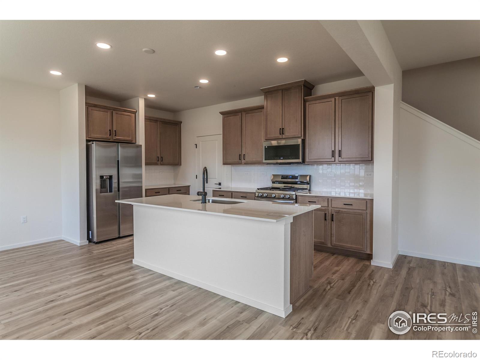 MLS Image #7 for 1600  sunflower way,johnstown, Colorado